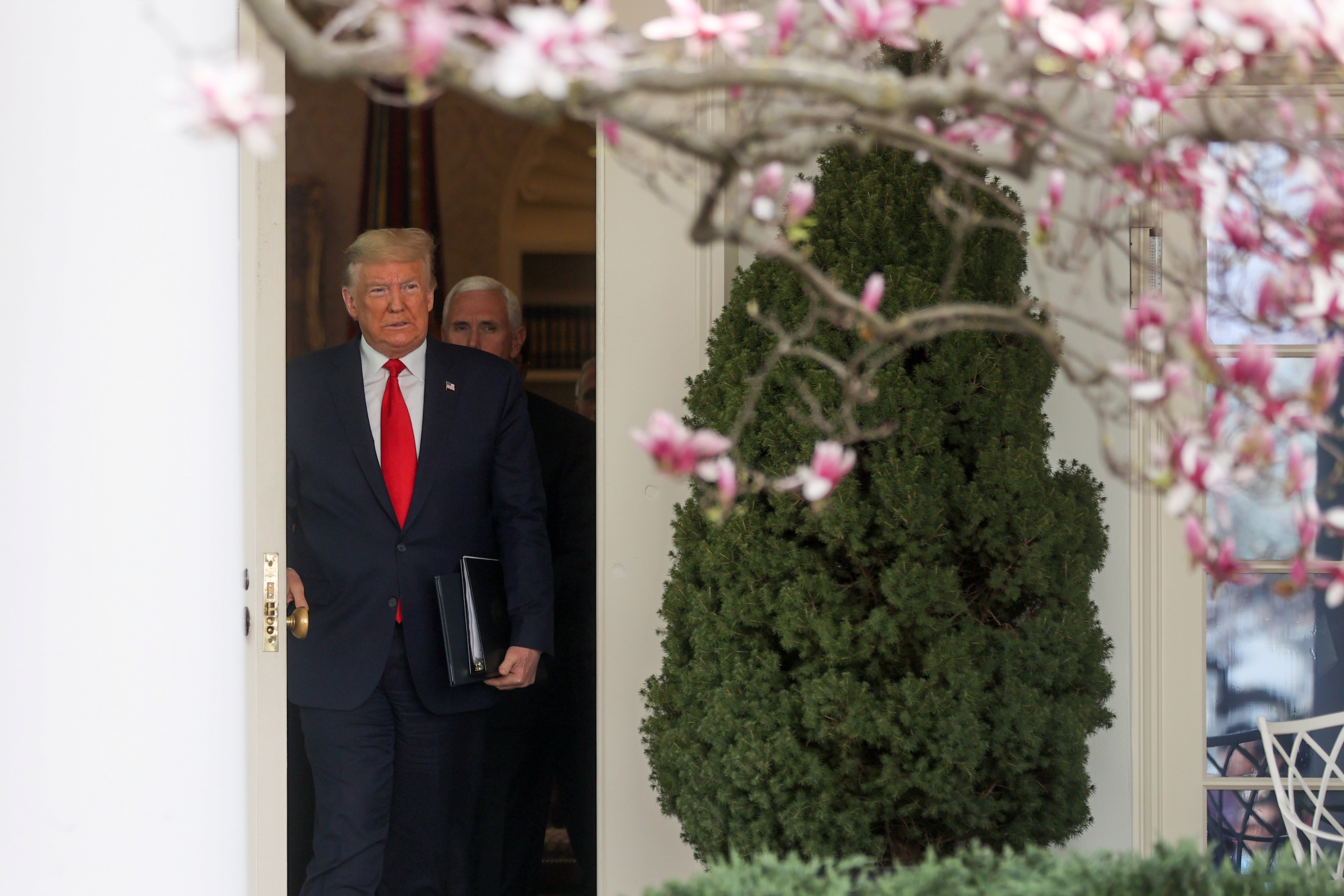 美國確診數超9300 全球股市暴跌三國觸發熔斷