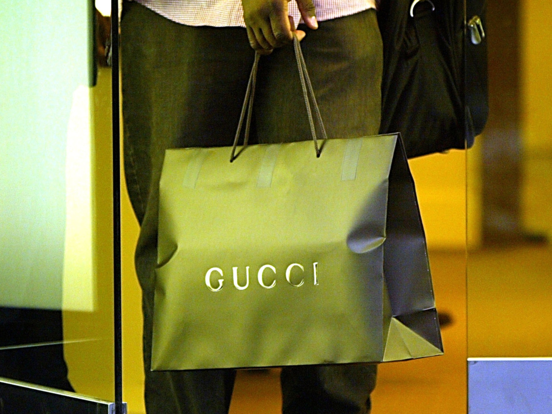 Gucciè¡æ¿ç¸½è£æ¯æé3æ10æ¥æåº10è¬æå
ï¼å¹«å©è¾ç±³å©äºï¼ç¾
馬æ¶
åæå°æ¦æ¼¢èºçç«æ
ãï¼Gettyï¼