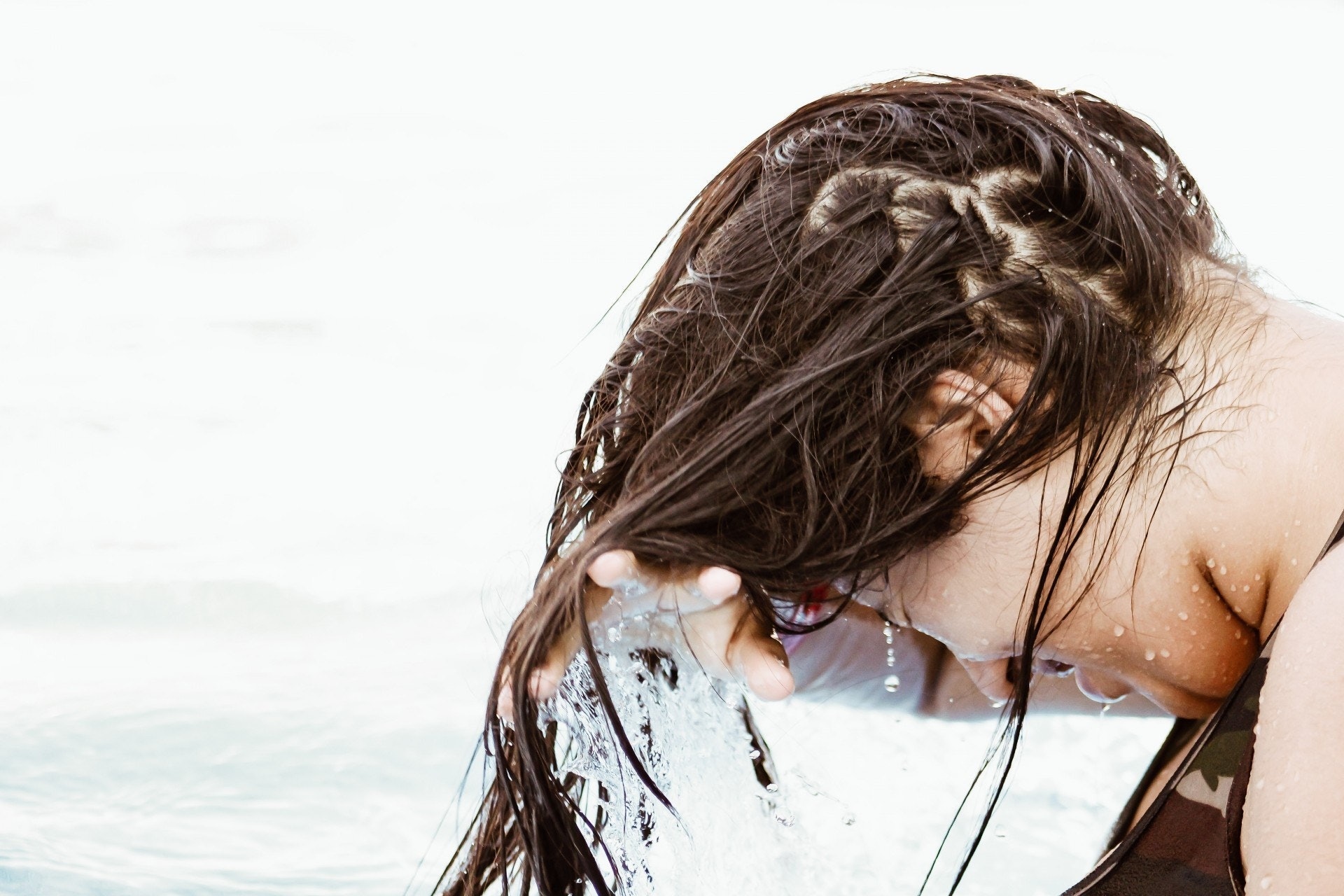 日常的頭髮護理十分重要,若護理不善有機會導致脱髮或斷髮。(unsplash/ericklarregui) 日常的頭髮護理十分重要,若護理不善有機會導致脱髮或斷髮。(unsplash/ericklarregui)
