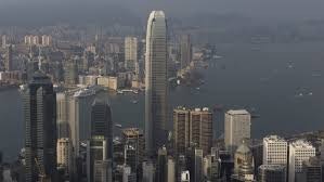 彭博經濟學家:香港首季經濟恐收縮逾11% 慘過海嘯 彭博經濟學家:香港首季經濟恐收縮逾11% 慘過海嘯