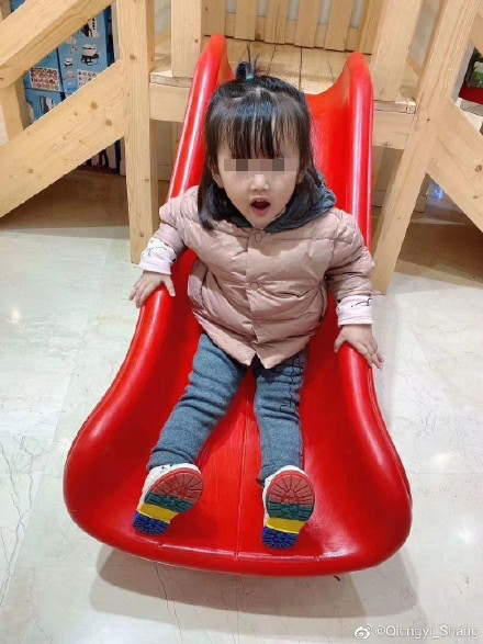 遇害的女童僅得2歲,父母非常悲痛。(網圖片) 遇害的女童僅得2歲,父母非常悲痛。(網圖片)