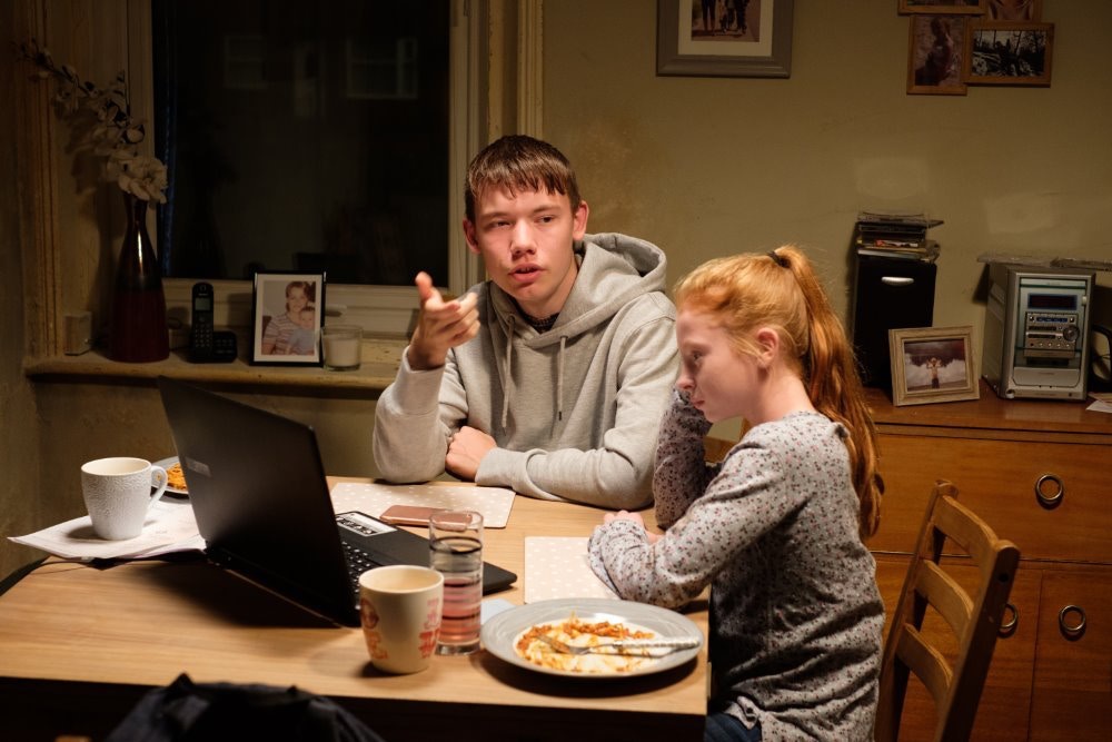 （《对不起，错过你》剧照）