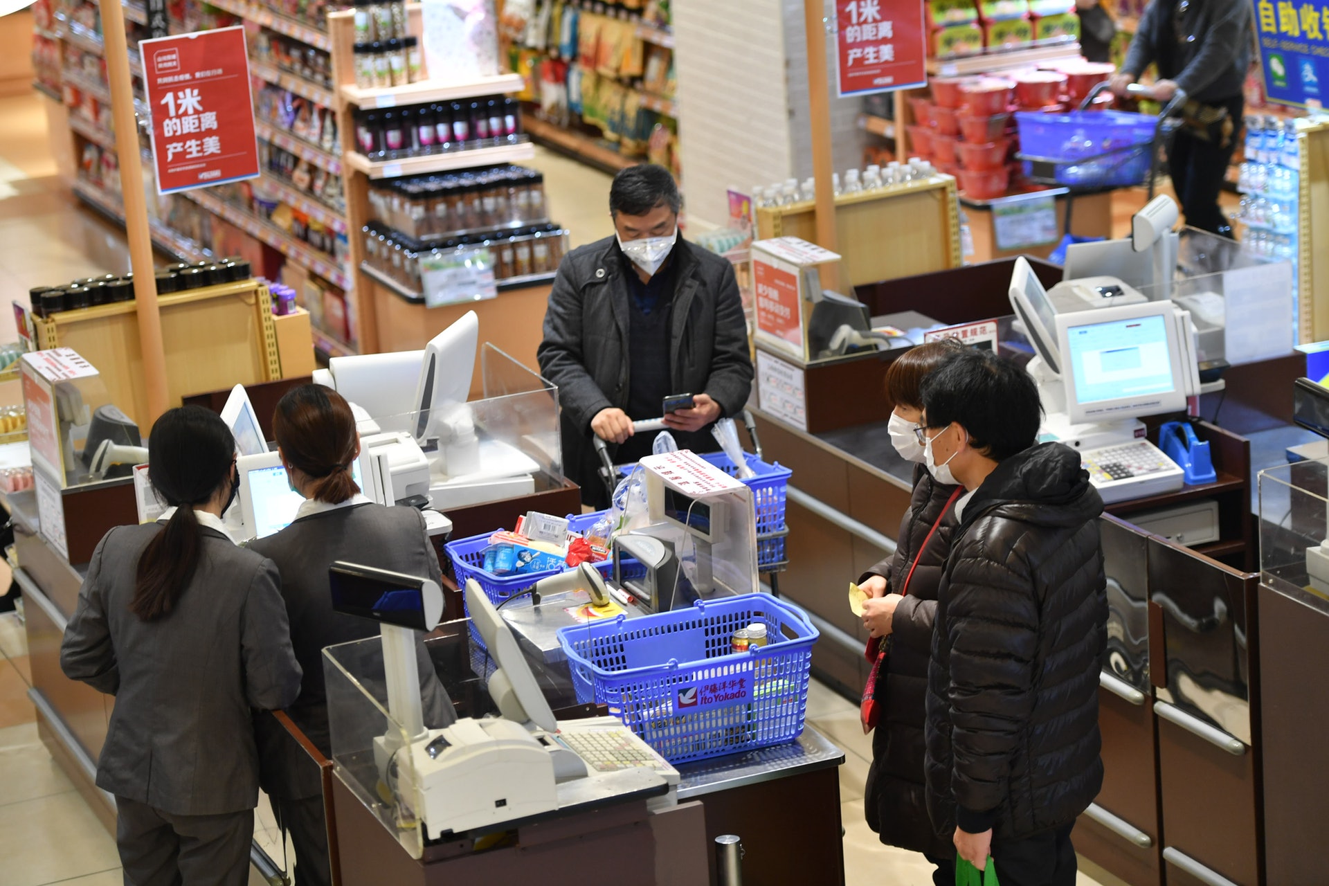 國家統計局數據顯示:2020年1-2月份,社會消費品零售總額52130億元人民幣,按年名義下降20.5%。(中新社) 國家統計局數據顯示:2020年1-2月份,社會消費品零售總額52130億元人民幣,按年名義下降20.5%。(中新社)