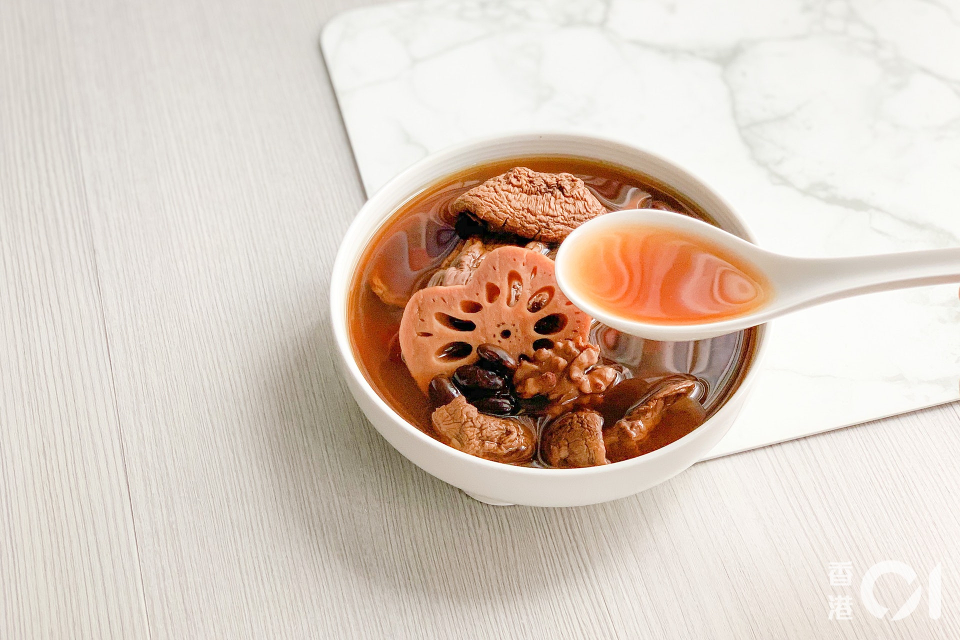 健康湯水食譜 姬松茸茶樹菇黑豆蓮藕湯健脾補腎滲濕消水腫 健康湯水食譜 姬松茸茶樹菇黑豆蓮藕湯健脾補腎滲濕消水腫