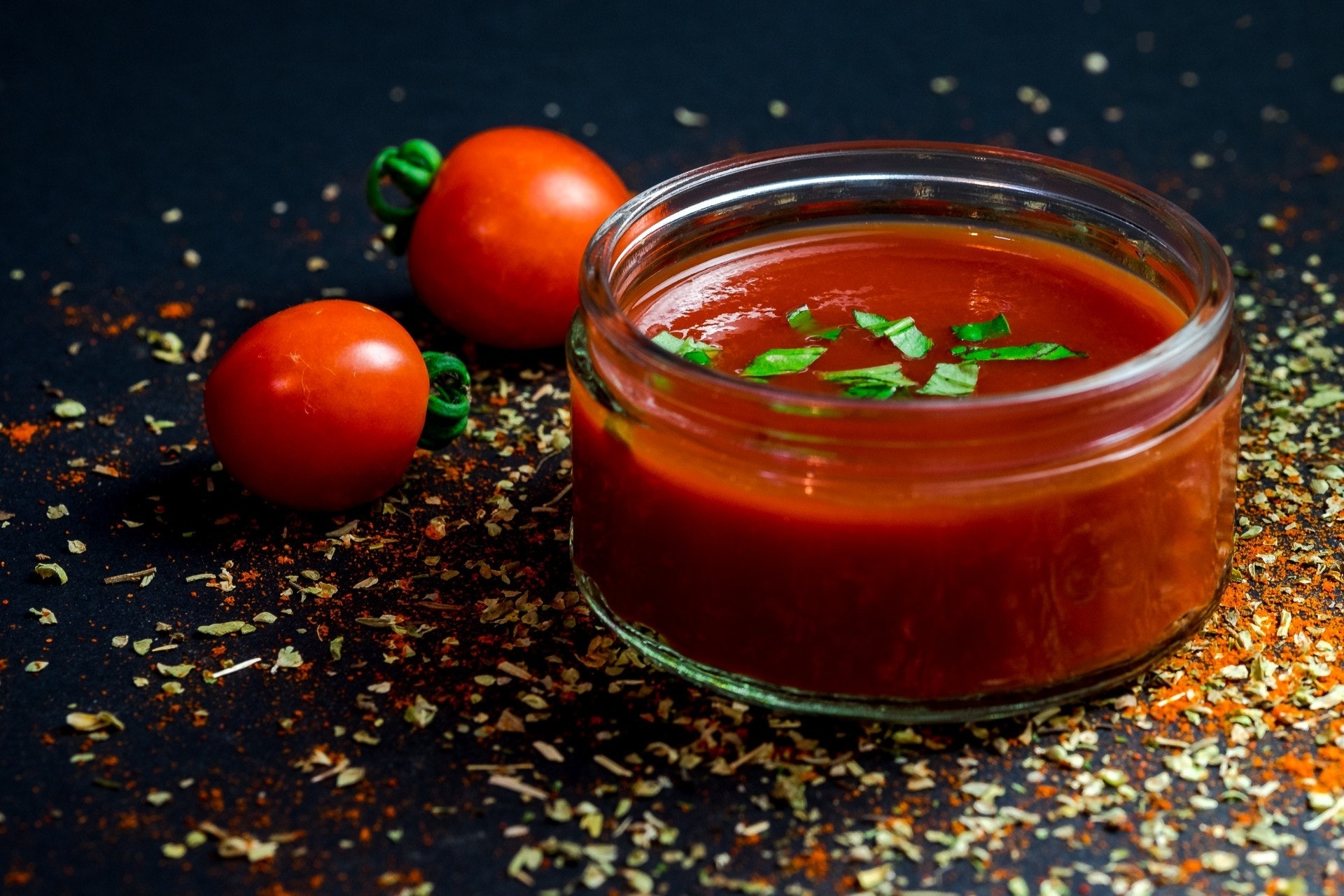 以番茄醬4湯匙代替都可以，但盡量要少人工調味劑加工。（Unsplash）