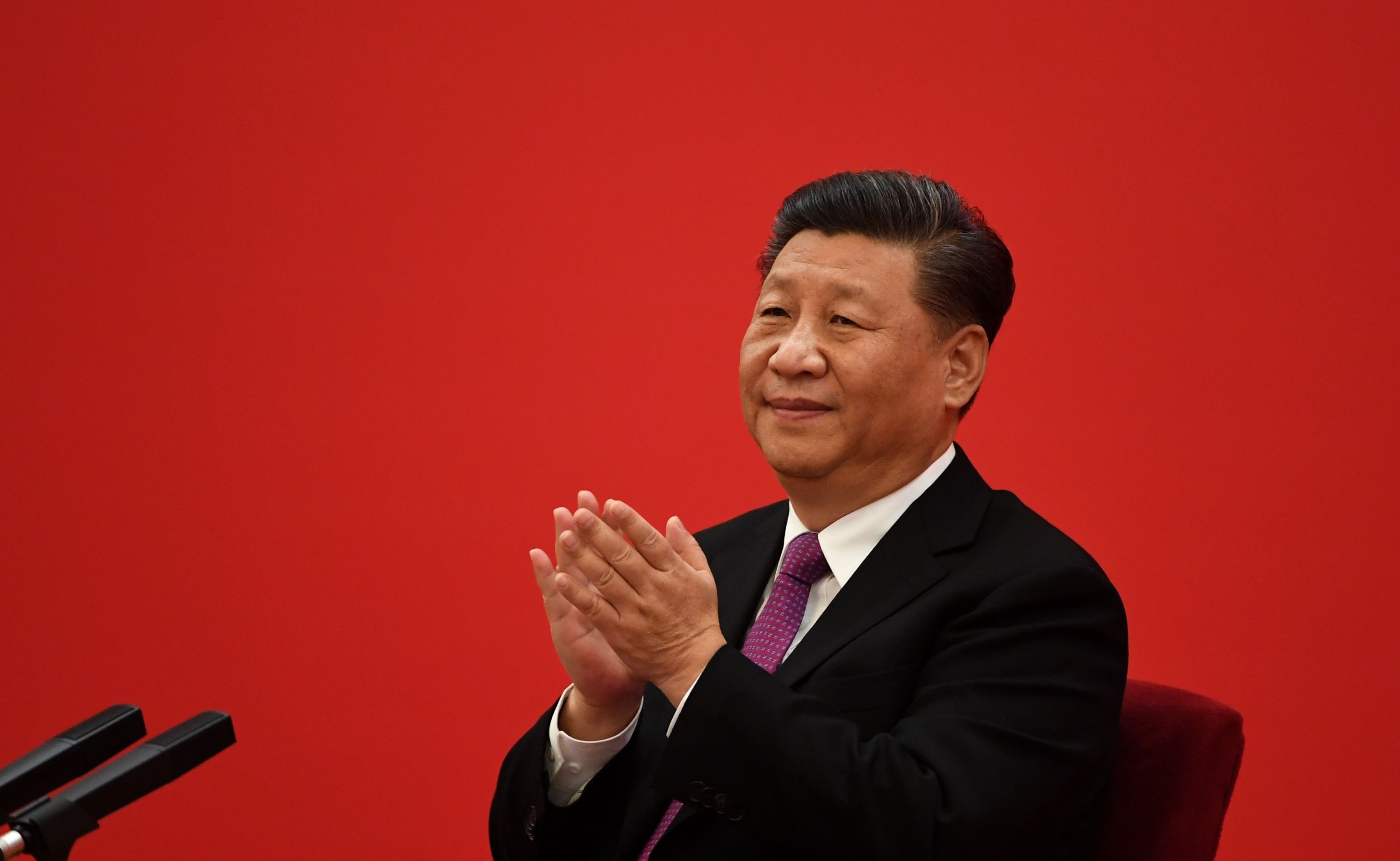 中印建交70周年：習近平與科温德互致賀電。圖攝於2019年12月，習近平在人民大會堂上講話。（Getty）