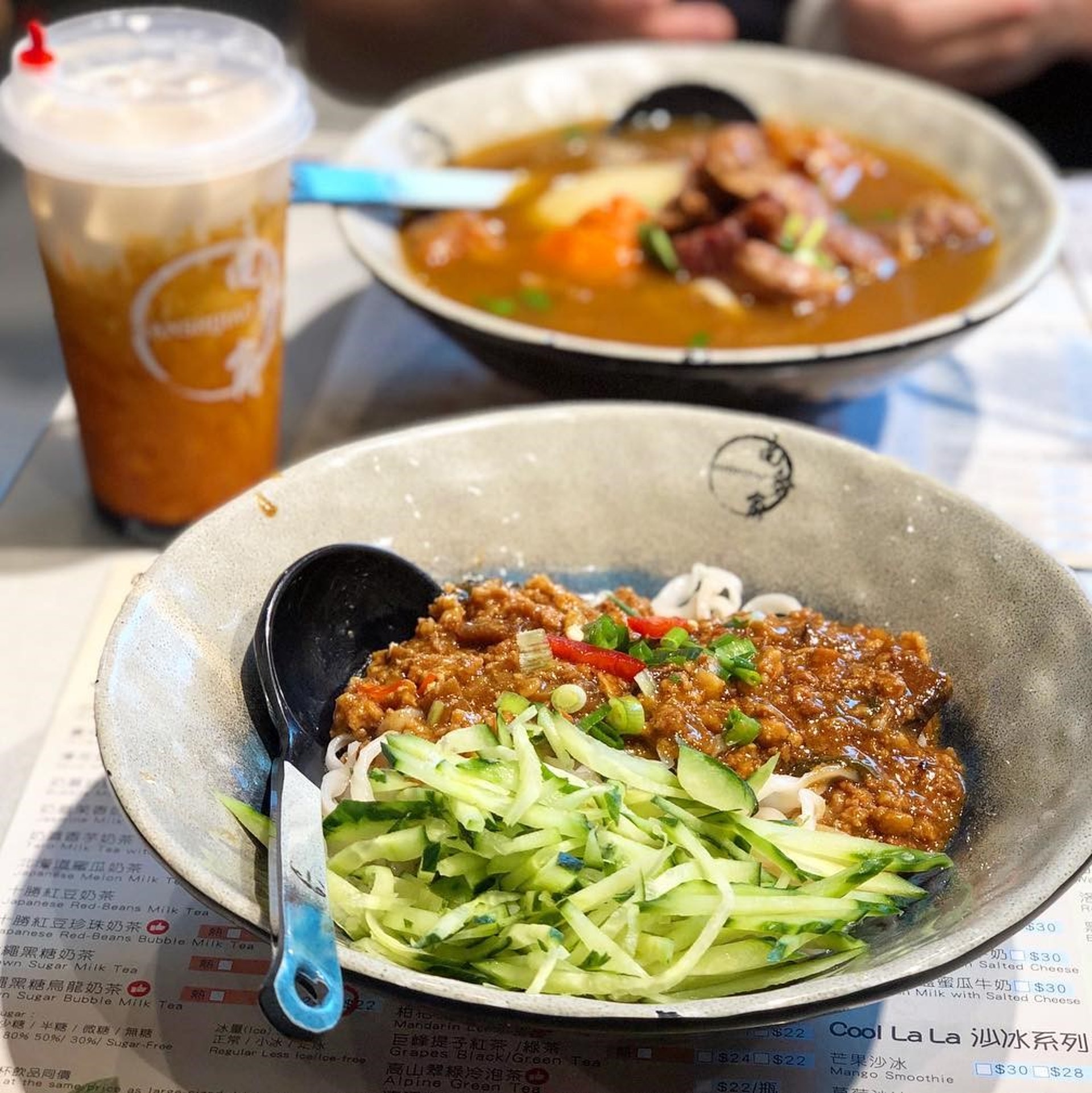 每日下午5時至10時供應,限食1.5小時。收費:成人$118;小童$68,不需任何服務費。(圖片來源:IG@tttbbkk) 每日下午5時至10時供應,限食1.5小時。收費:成人$118;小童$68,不需任何服務費。(圖片來源:IG@tttbbkk)