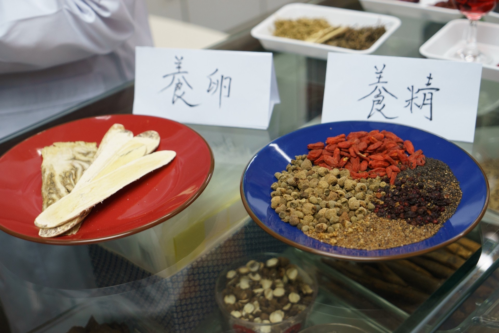 坊間有不同的助孕食品和補健品，但婦女應先向中醫了解自己的體質，採取適當的食療進補方式。（資料圖片）