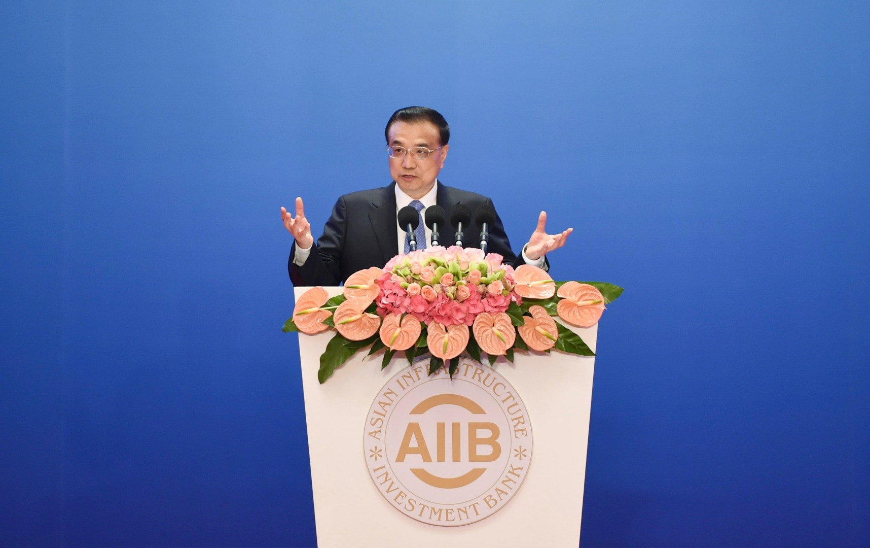 本月16日，李克強出席在北京釣魚台芳華苑舉行的亞洲基礎設施投資銀行理事會成立大會並致辭。（新華社）