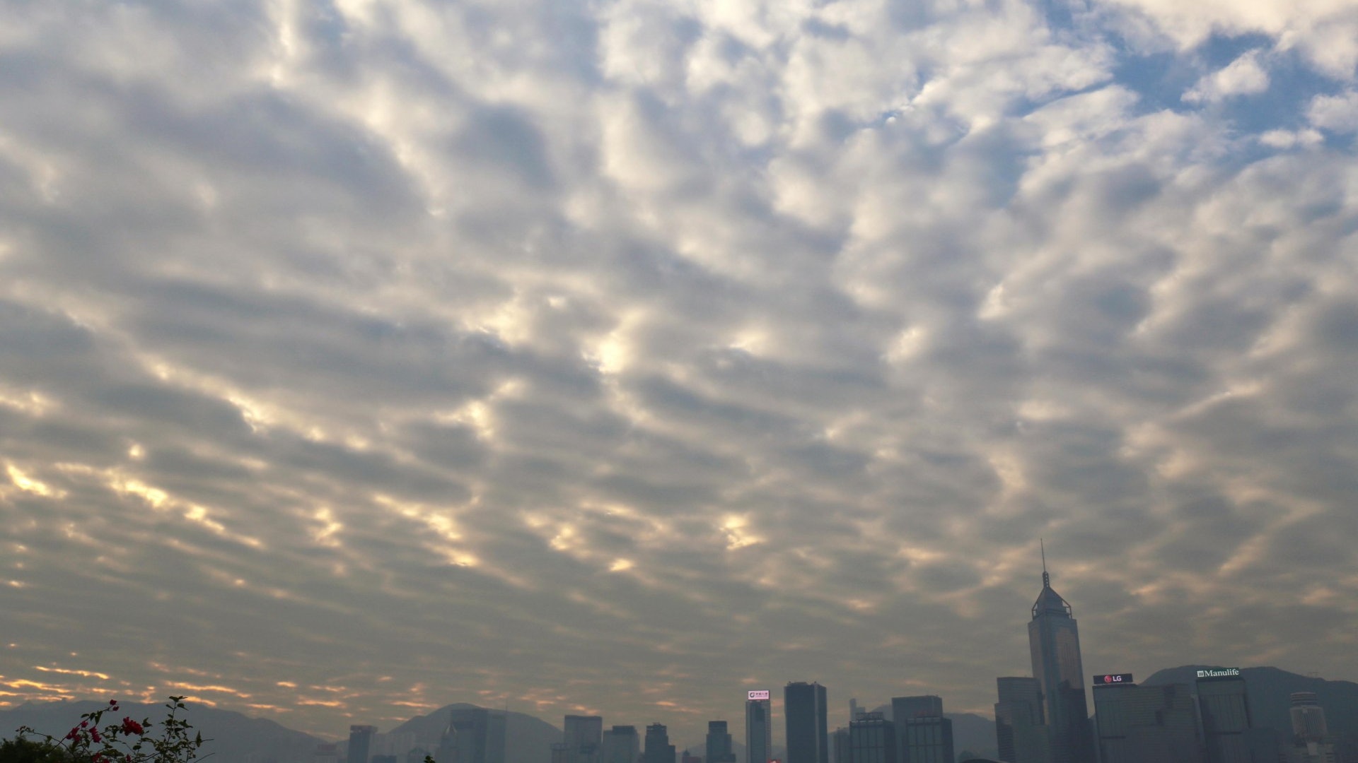 【天文台科普】睇雲嘅變化預測天氣 民間經驗:魚鱗天後多落雨? 【天文台科普】睇雲嘅變化預測天氣 民間經驗:魚鱗天後多落雨?