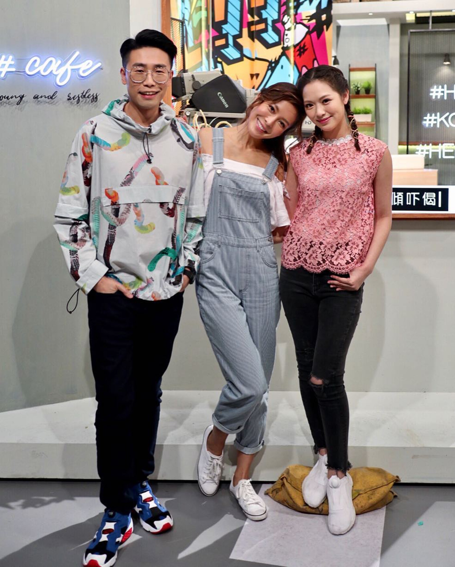 張曦雯(Kelly)不介意年齡限制,與一般年輕人一樣喜愛穿上連身牛仔褲。(kelllycheung@Instagram) 張曦雯(Kelly)不介意年齡限制,與一般年輕人一樣喜愛穿上連身牛仔褲。(kelllycheung@Instagram)