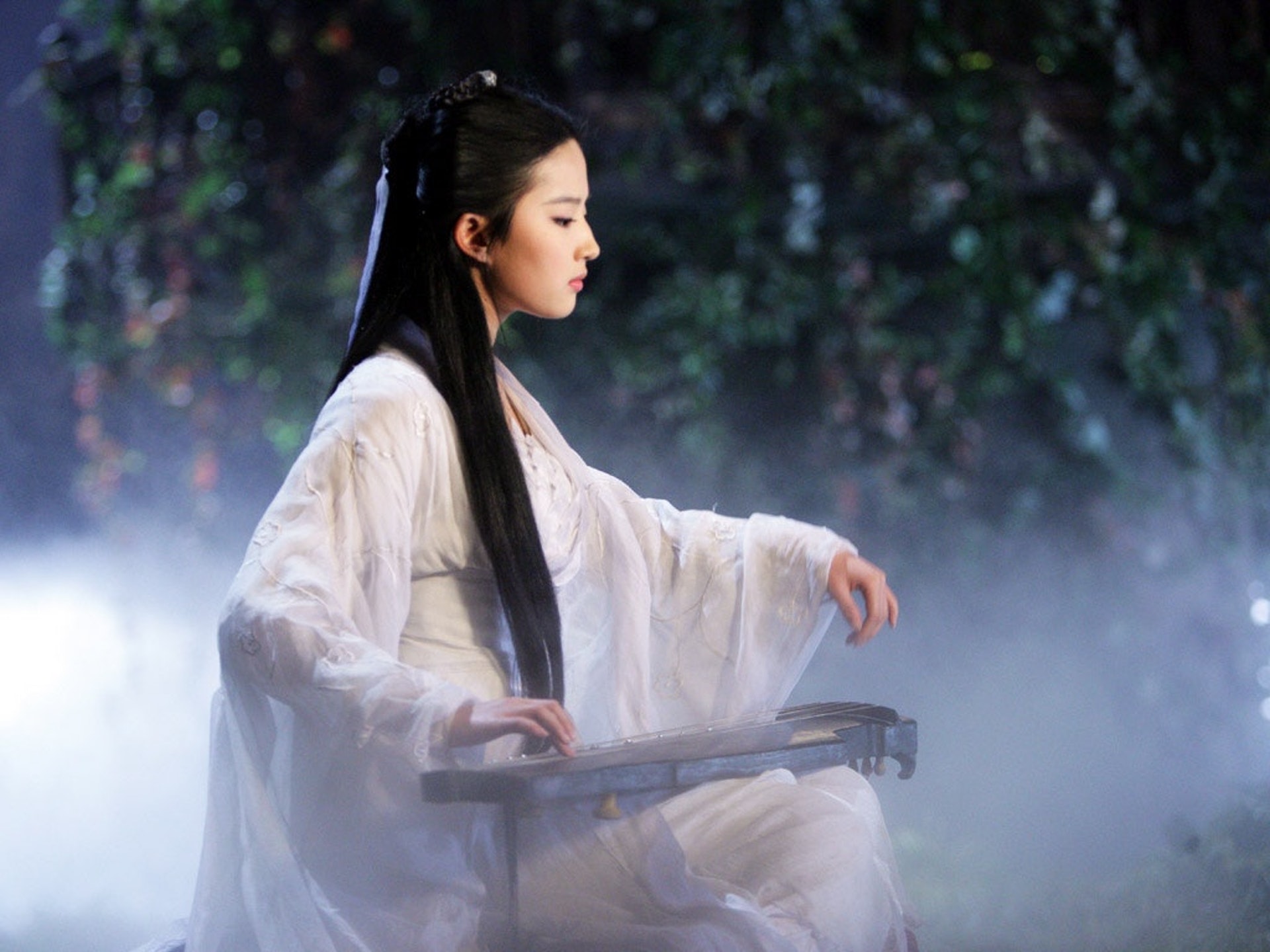 不少讀者認為《神鵰俠侶》的小龍女、《天龍八部》的王語嫣等小說女主角,均有夏夢的影子。(《神鵰俠侶》劇照) 不少讀者認為《神鵰俠侶》的小龍女、《天龍八部》的王語嫣等小說女主角,均有夏夢的影子。(《神鵰俠侶》劇照)