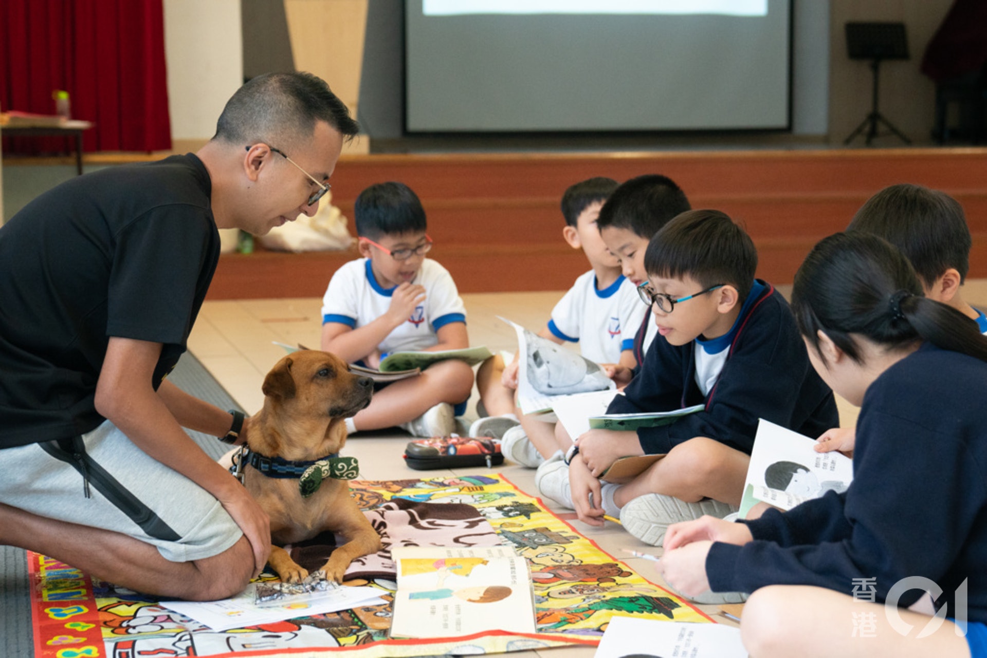 「一仔」主人浩賢認為抗拒動物的香港,狗狗生活得很侷促。(吳鍾坤攝) 「一仔」主人浩賢認為抗拒動物的香港,狗狗生活得很侷促。(吳鍾坤攝)