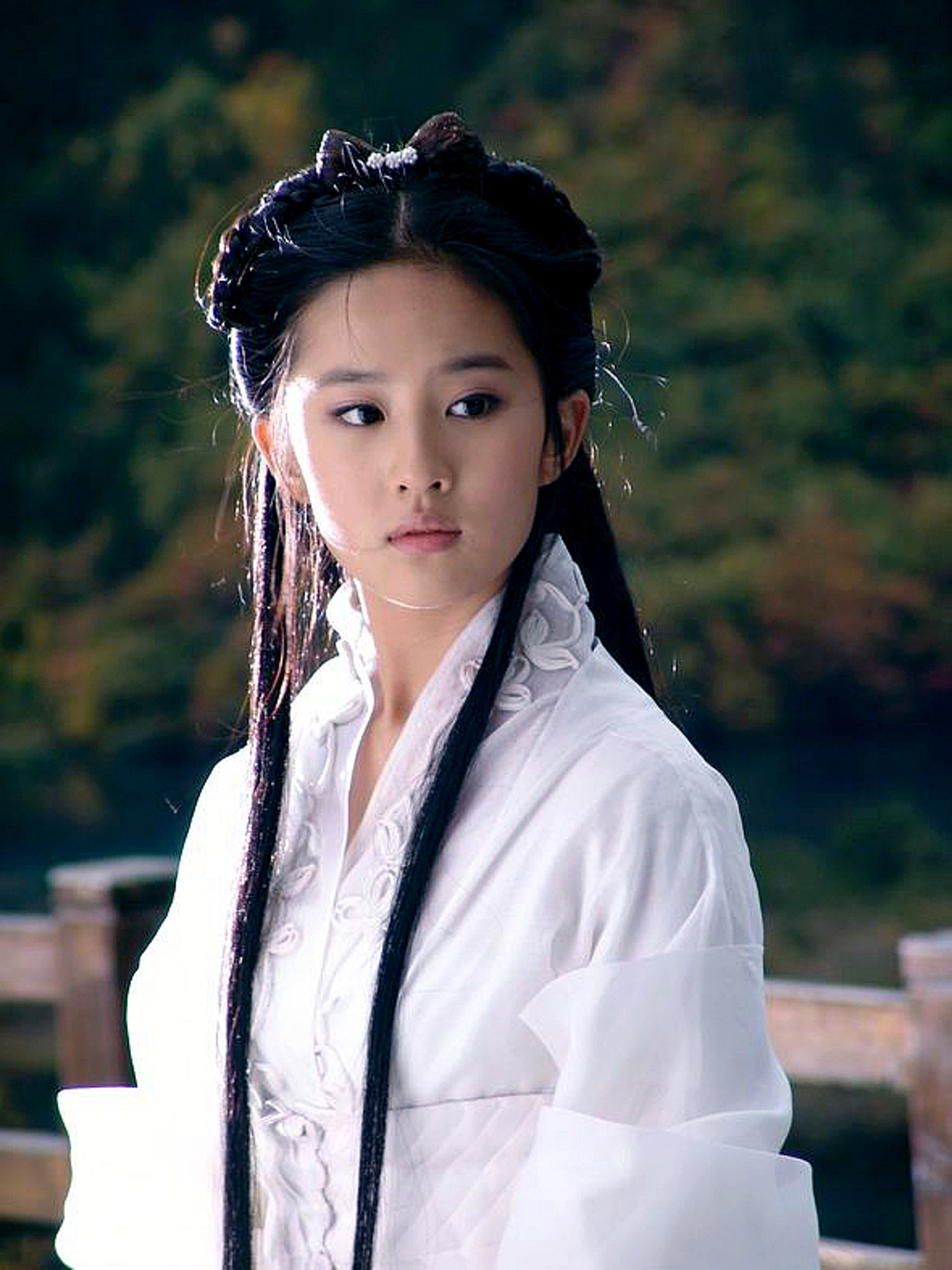 劉亦菲曾飾小龍女。(《神鵰俠侶》劇照) 劉亦菲曾飾小龍女。(《神鵰俠侶》劇照)