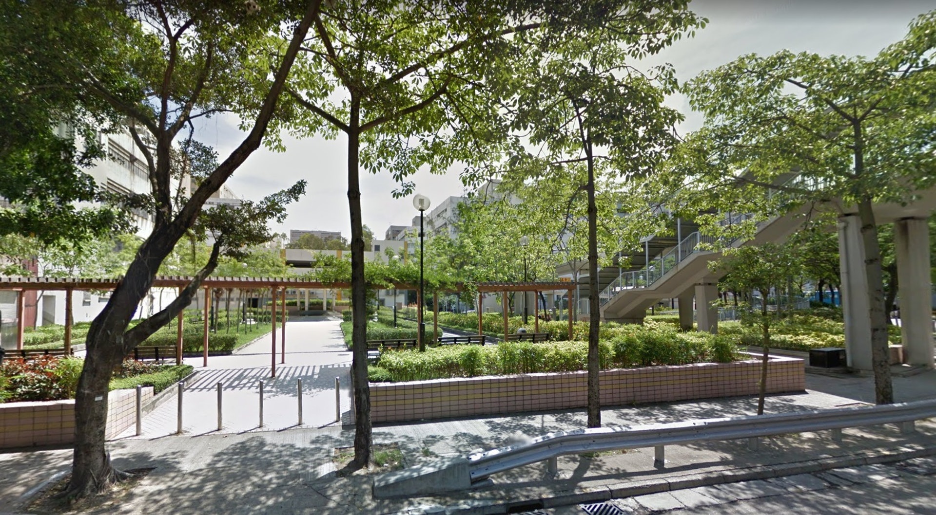 元朗的宏業南街休憩花園將為首個人類與寵物共融的公園。(google map截圖) 元朗的宏業南街休憩花園將為首個人類與寵物共融的公園。(google map截圖)