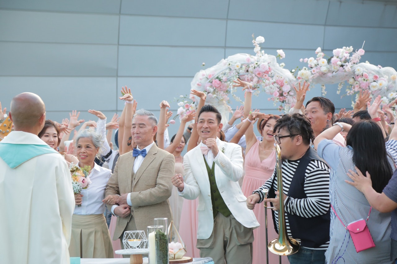 是次MV動員超過250名工作人員拍攝。