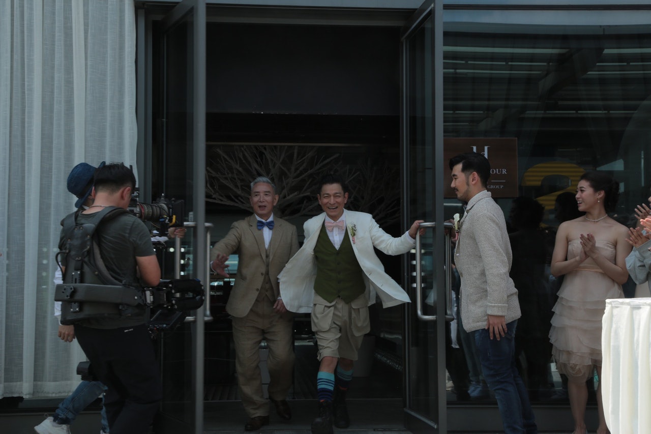 特別請嚟電影《追龍》導演關智耀執導,附上電影的團隊製作這首MV。