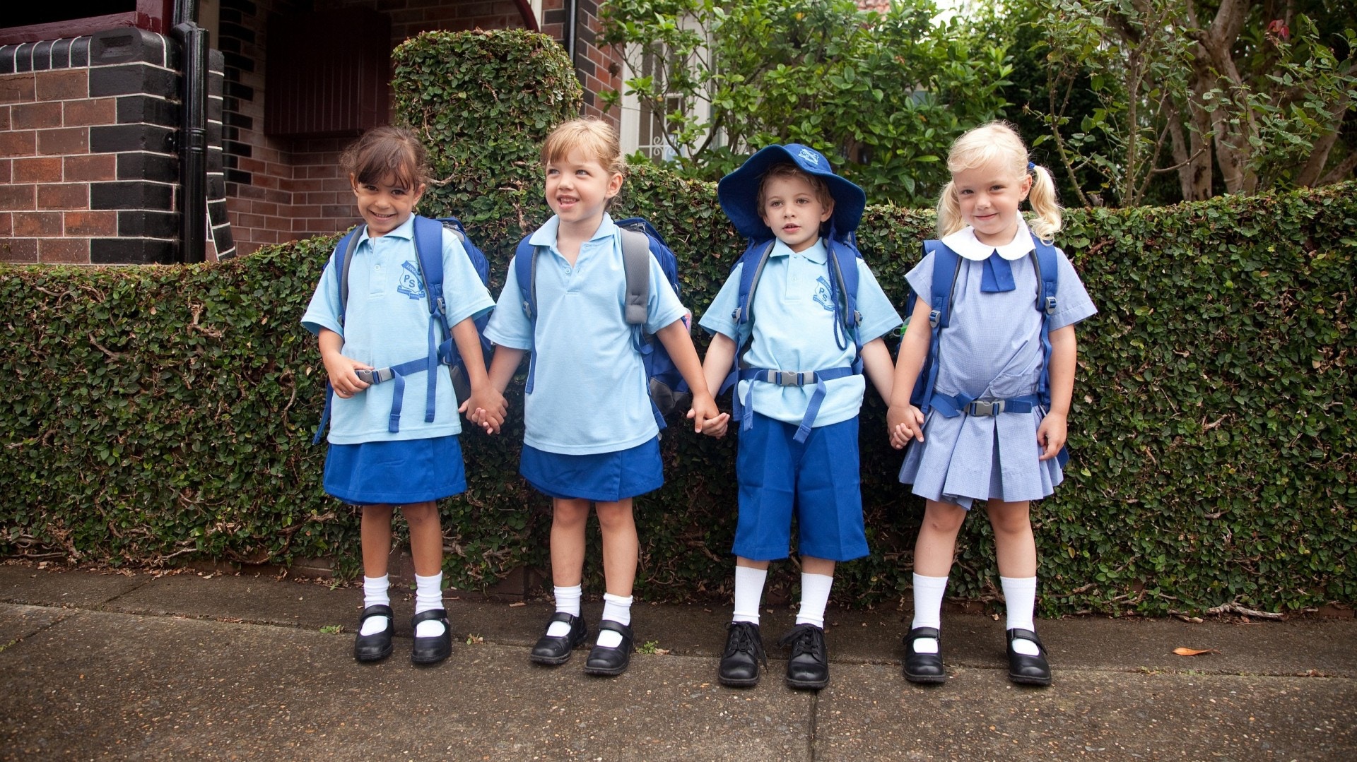 法國公立學校吹制服風避免衣着突顯貧富差距 香港01 世界專題