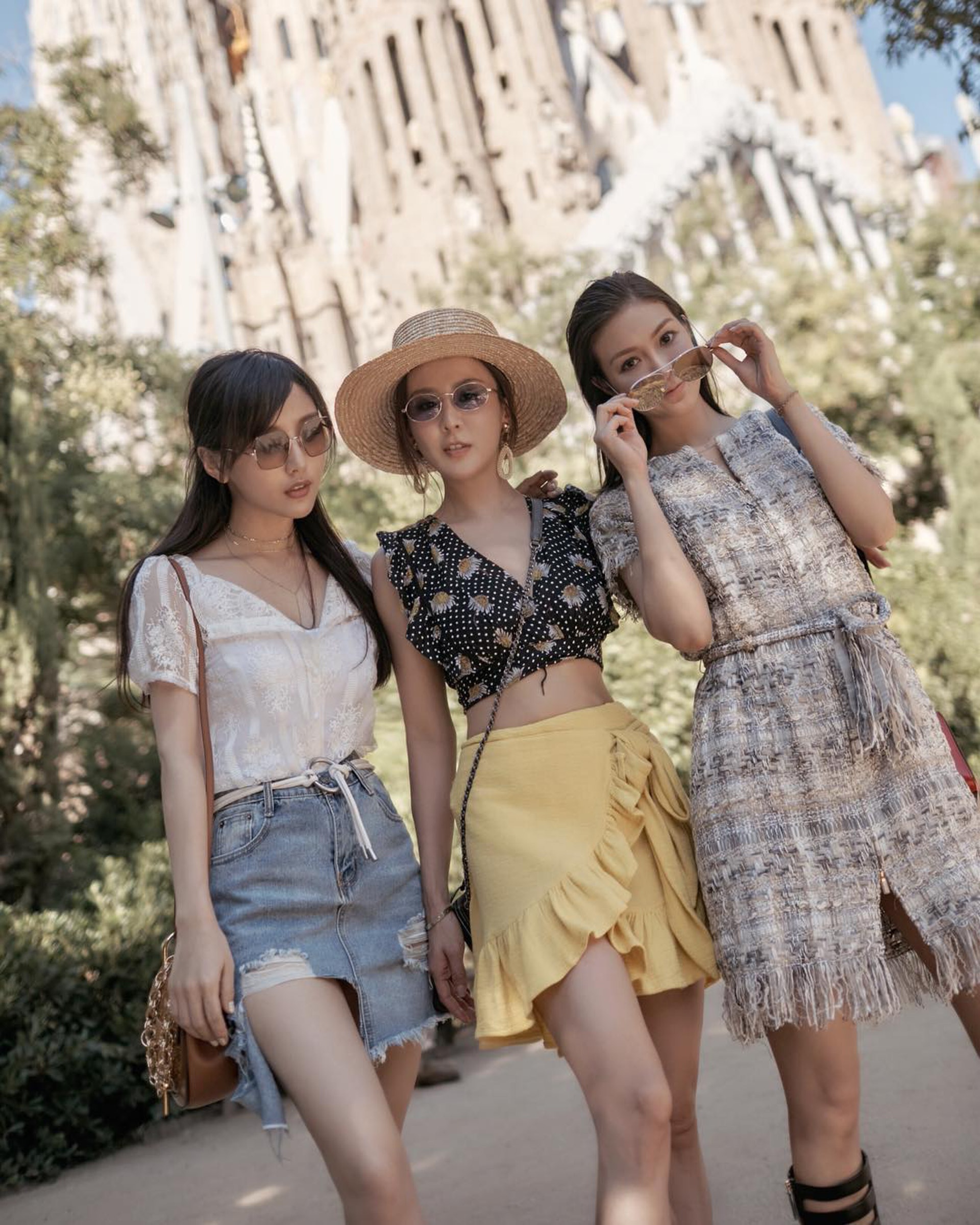 佢喺8月時post咗着住同一套衫嘅相,其實都好瘦。 佢喺8月時post咗着住同一套衫嘅相,其實都好瘦。