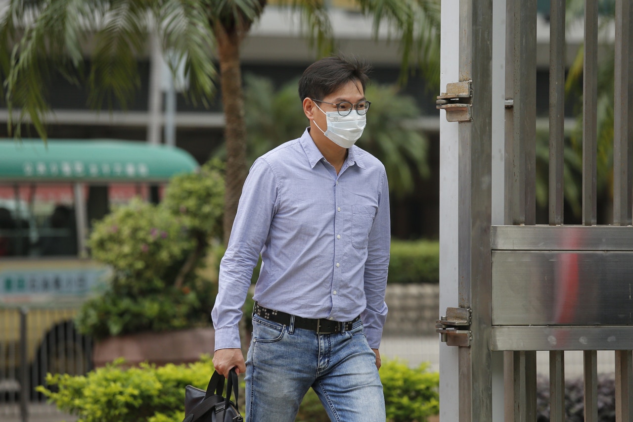 泛迅建築地盤管工張釗鋒表示，東面連續牆的月台層板頂部的螺絲帽出現高低差別，不能做對嵌工作，故將情況通知禮頓的工程師，禮頓其後指示分判商東逸將連續牆石屎鑿低，以令鋼筋可貫穿連續牆。（張浩維攝）