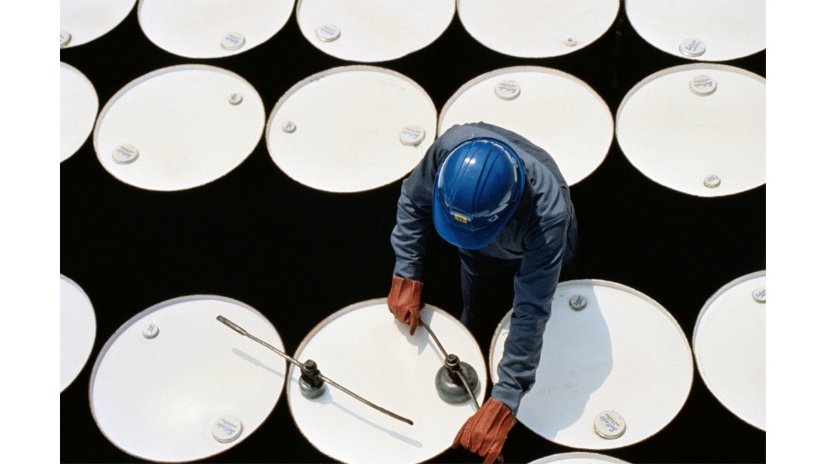 紐約油價跌穿60美元連跌11日有紀錄以來最長