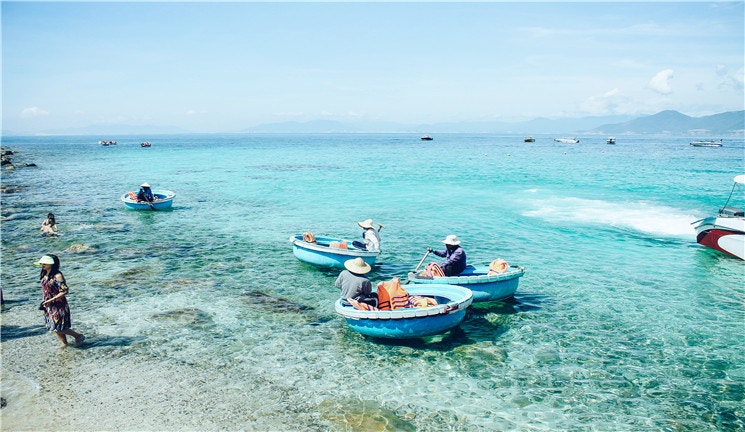 窮遊越南】兌美金還是盾？4小時完成簽證？5個注意事項你要知