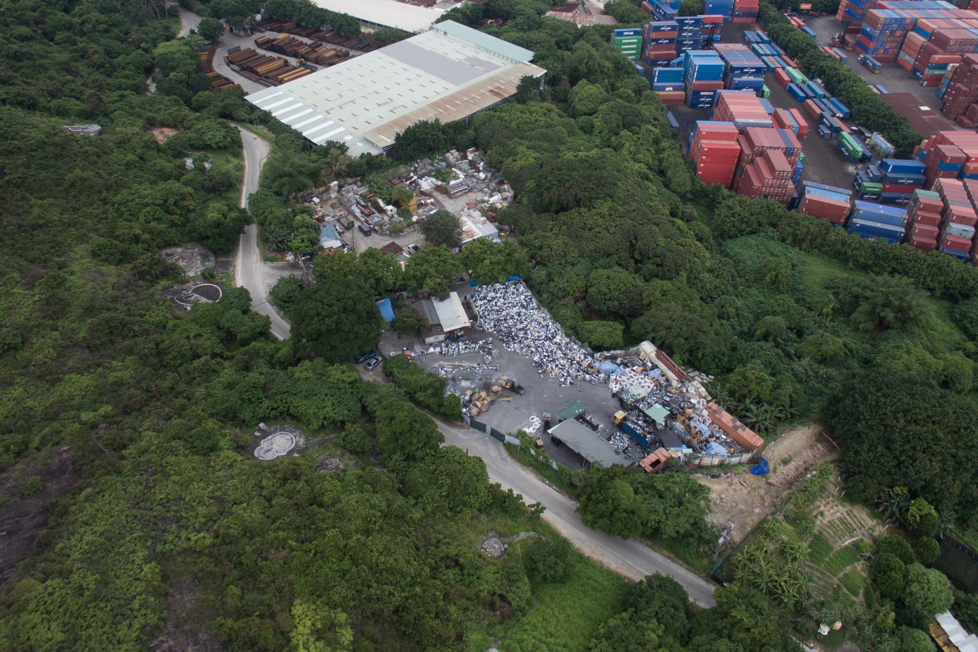 新界不少棕地現淪為發展電子廢料回收場和貨櫃場。(資料圖片) 新界不少棕地現淪為發展電子廢料回收場和貨櫃場。(資料圖片)