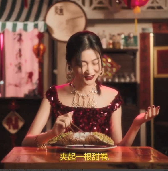 義大利品牌Dolce&Gabbana（D&G），最近因其具爭議的宣傳片「起筷吃飯」，而被中國網民批評歧視，質疑其侮辱女性。創辦人Stefano Gabbana向來敢言，不僅沒解釋因由，反而火上加油，於私信對話指「中國是屎國」，引發網民罵戰。(網上圖片)