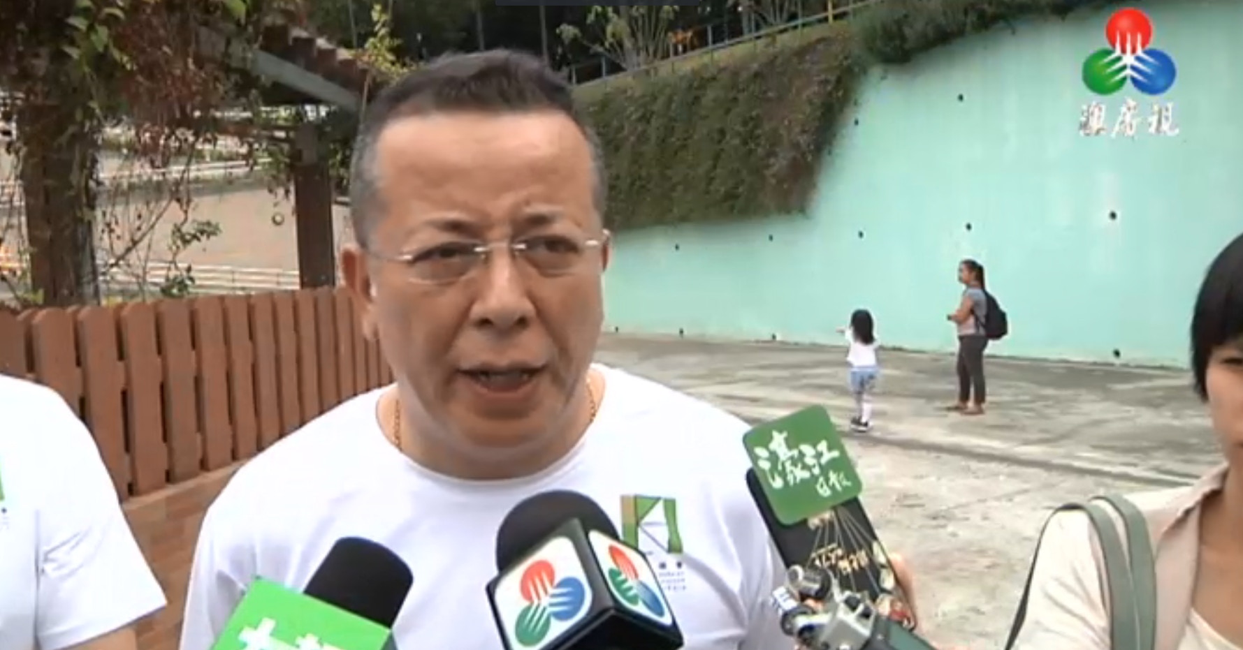 民署管委會主席戴祖義今日出席公開活動表示,BoBo遺體製成標本的工作已展開兩天,由深圳專家負責,料兩星期內會完成。(網上截圖) 民署管委會主席戴祖義今日出席公開活動表示,BoBo遺體製成標本的工作已展開兩天,由深圳專家負責,料兩星期內會完成。(網上截圖)