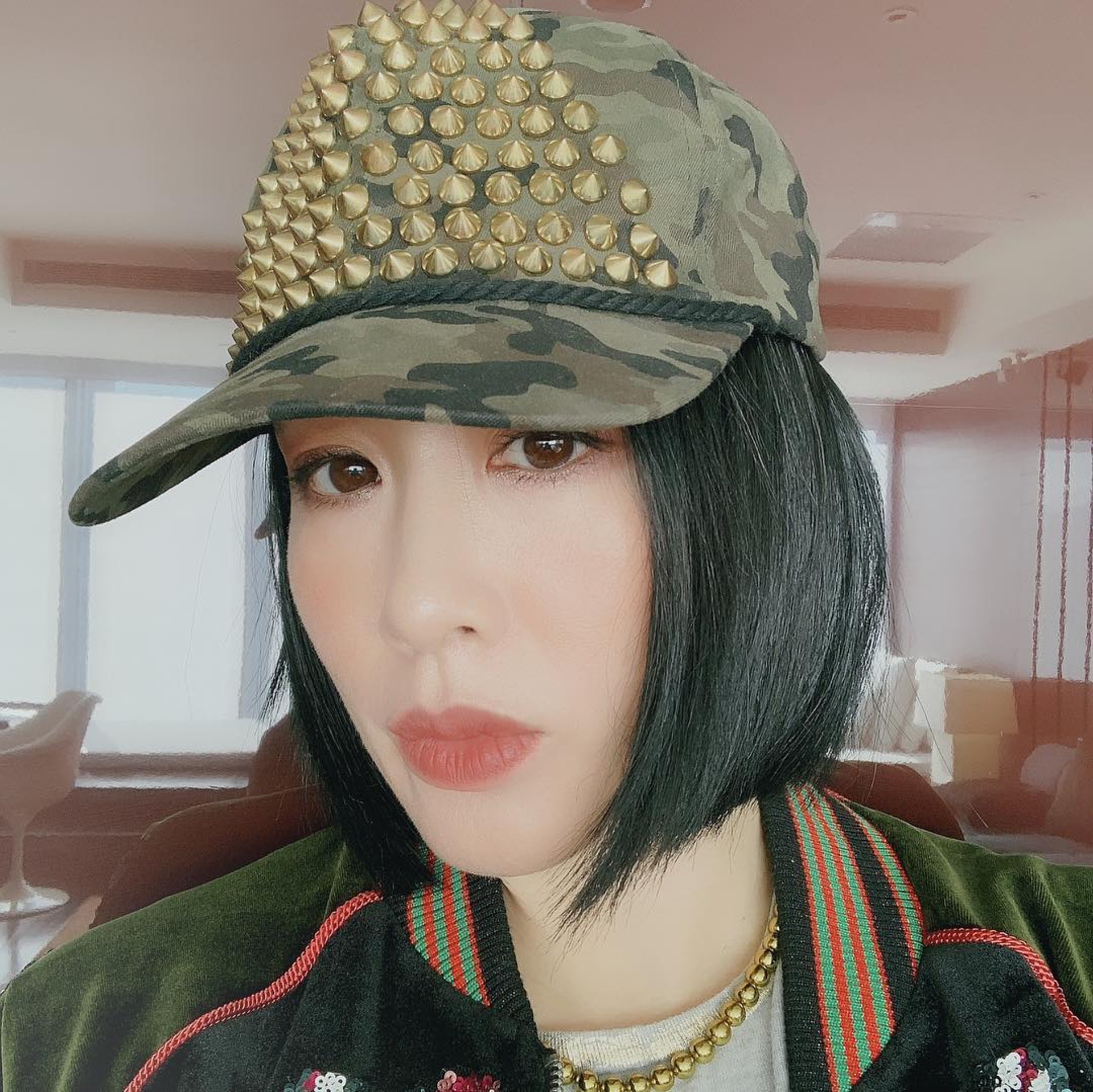 鍾麗緹近日不僅為了生孩子而放任身材走樣,更剪掉長髮備孕。(IG圖片 ) 鍾麗緹近日不僅為了生孩子而放任身材走樣,更剪掉長髮備孕。(IG圖片 )