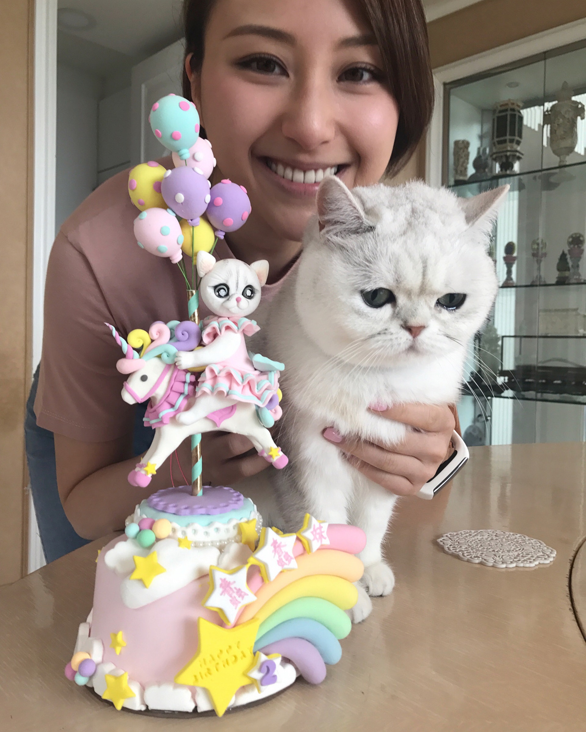 她們更會為貓貓舉行生日會(IG圖片) 她們更會為貓貓舉行生日會(IG圖片)