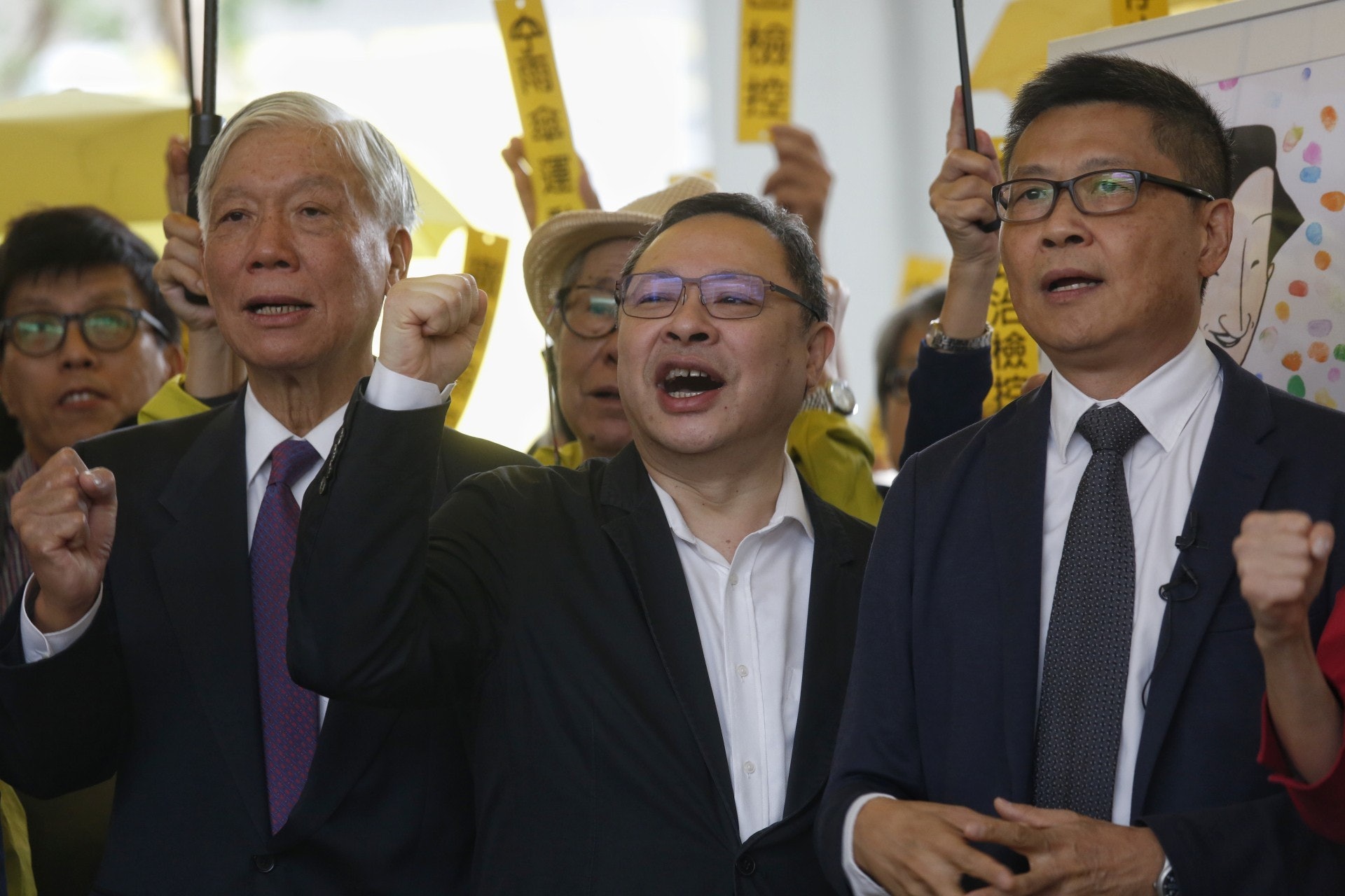 次被告陳健民(右)被裁定表證成立後,決定出庭自辯。(資料圖片) 次被告陳健民(右)被裁定表證成立後,決定出庭自辯。(資料圖片)