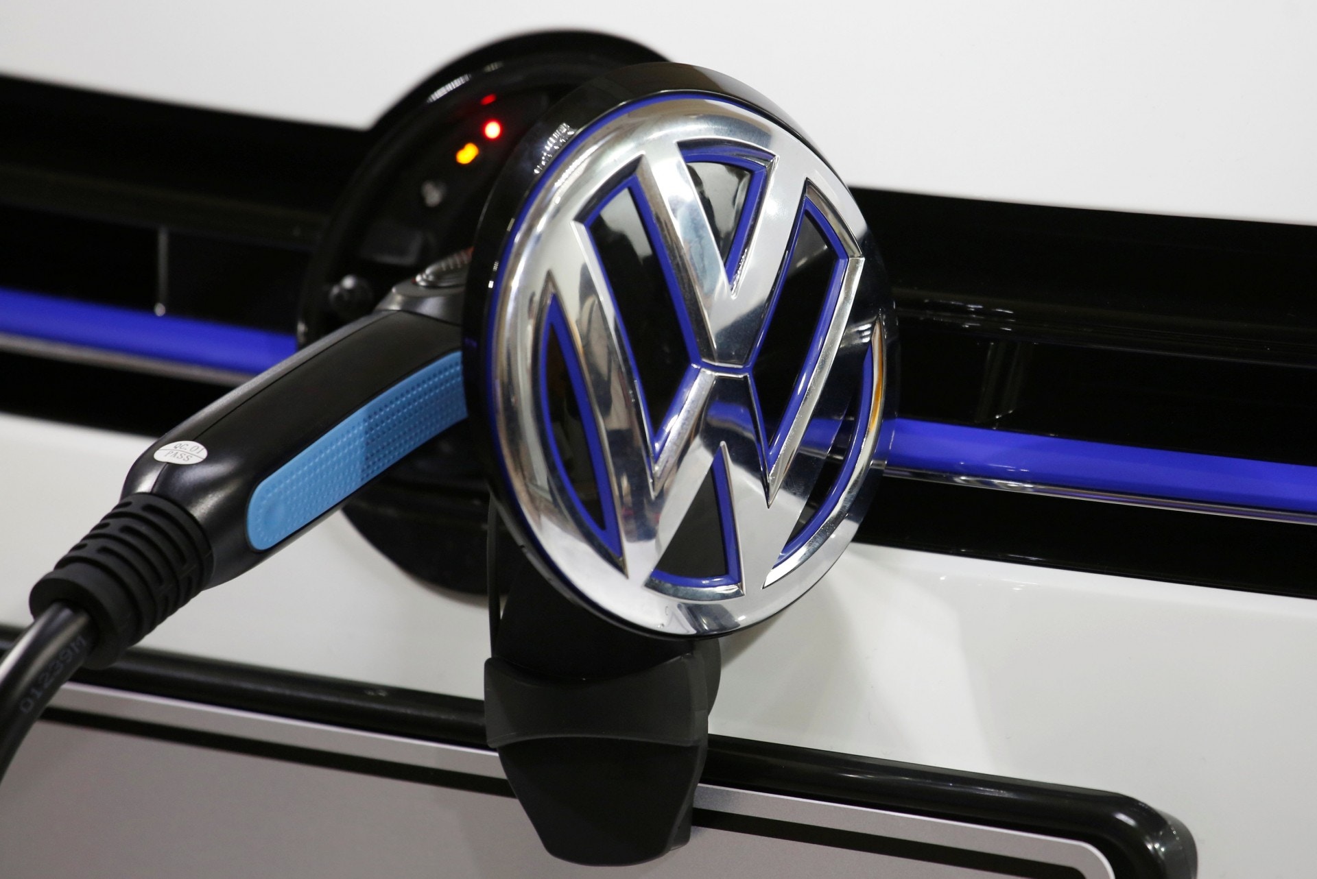 向電動車生產商轉型？大眾、通用、福特股價迎來反彈
