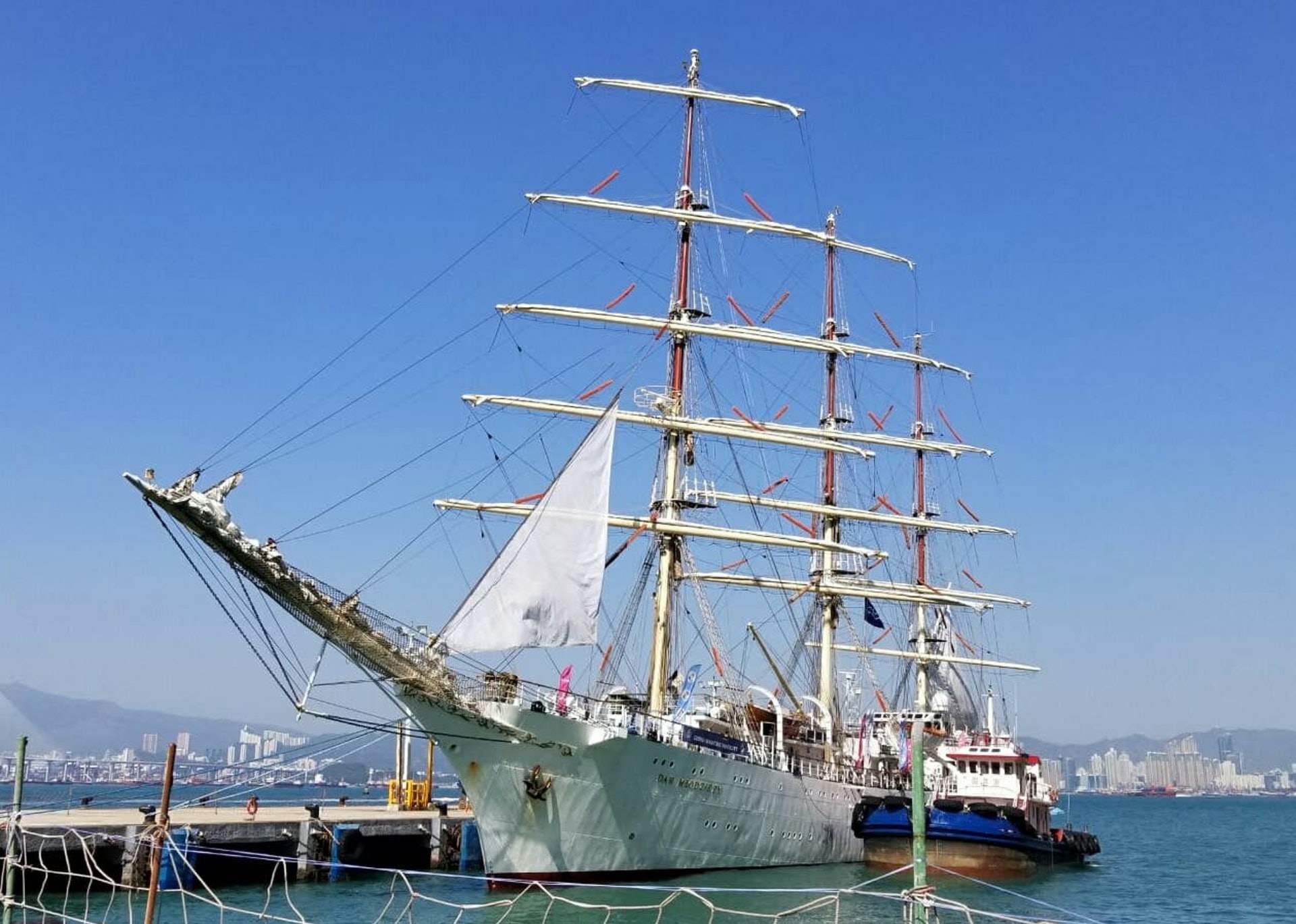 波蘭最大帆船 Dar Mlodziezy青年之贄號抵港中西文化交流 香港01 旅遊