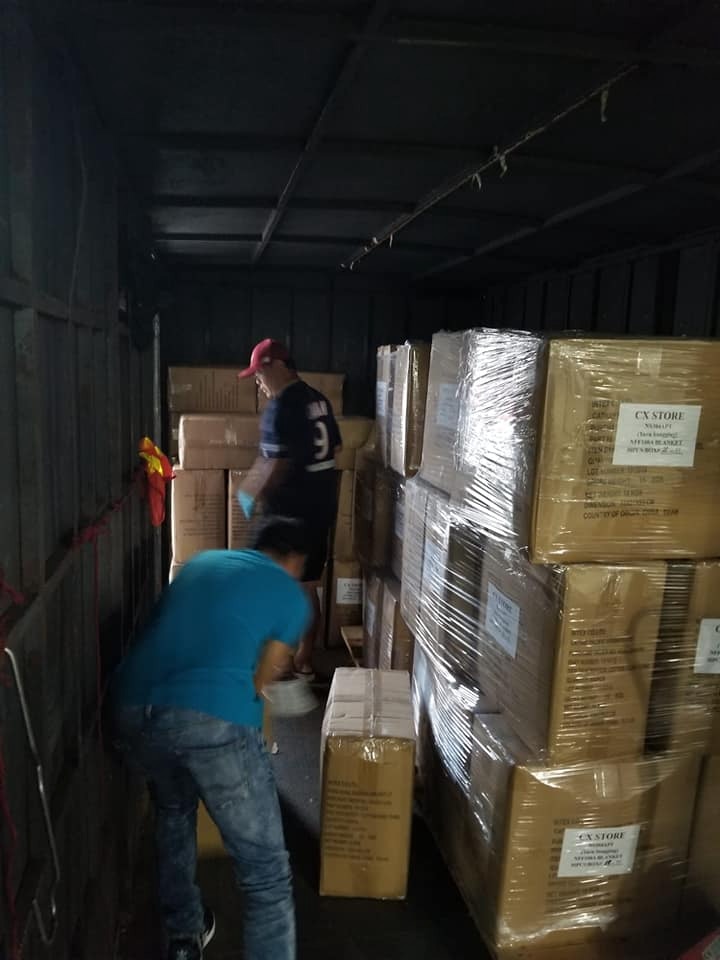 雅潔公司送出2,310張廢舊飛機毛氈給11個貓狗場及11位獨立義工。(圖片來源:Facebook專頁「I Share Pet 愛分享義工服務」) 雅潔公司送出2,310張廢舊飛機毛氈給11個貓狗場及11位獨立義工。(圖片來源:Facebook專頁「I Share Pet 愛分享義工服務」)