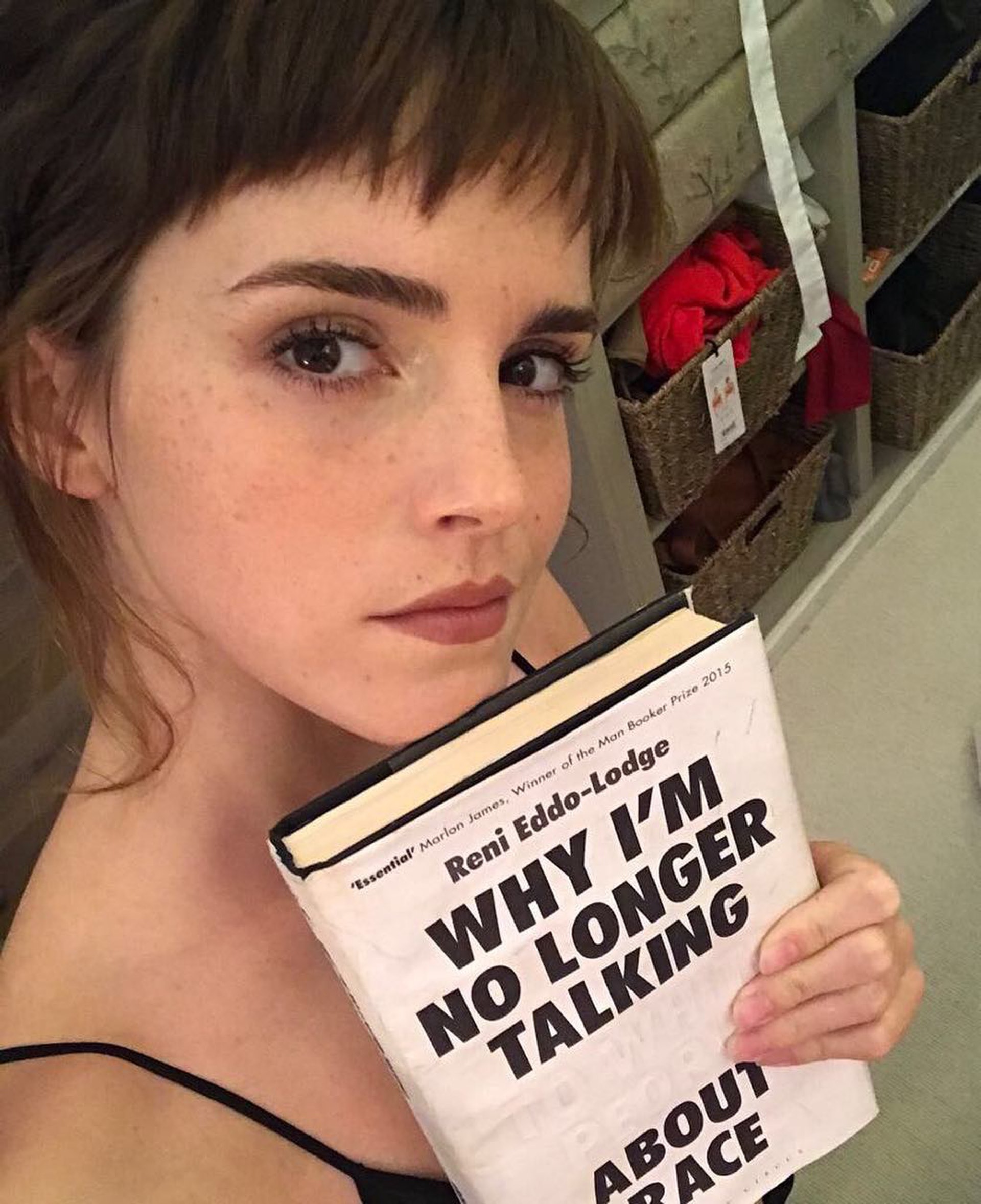 Emma Watson也曾挑戰過眉上瀏海。(emmawatson@Instagram)