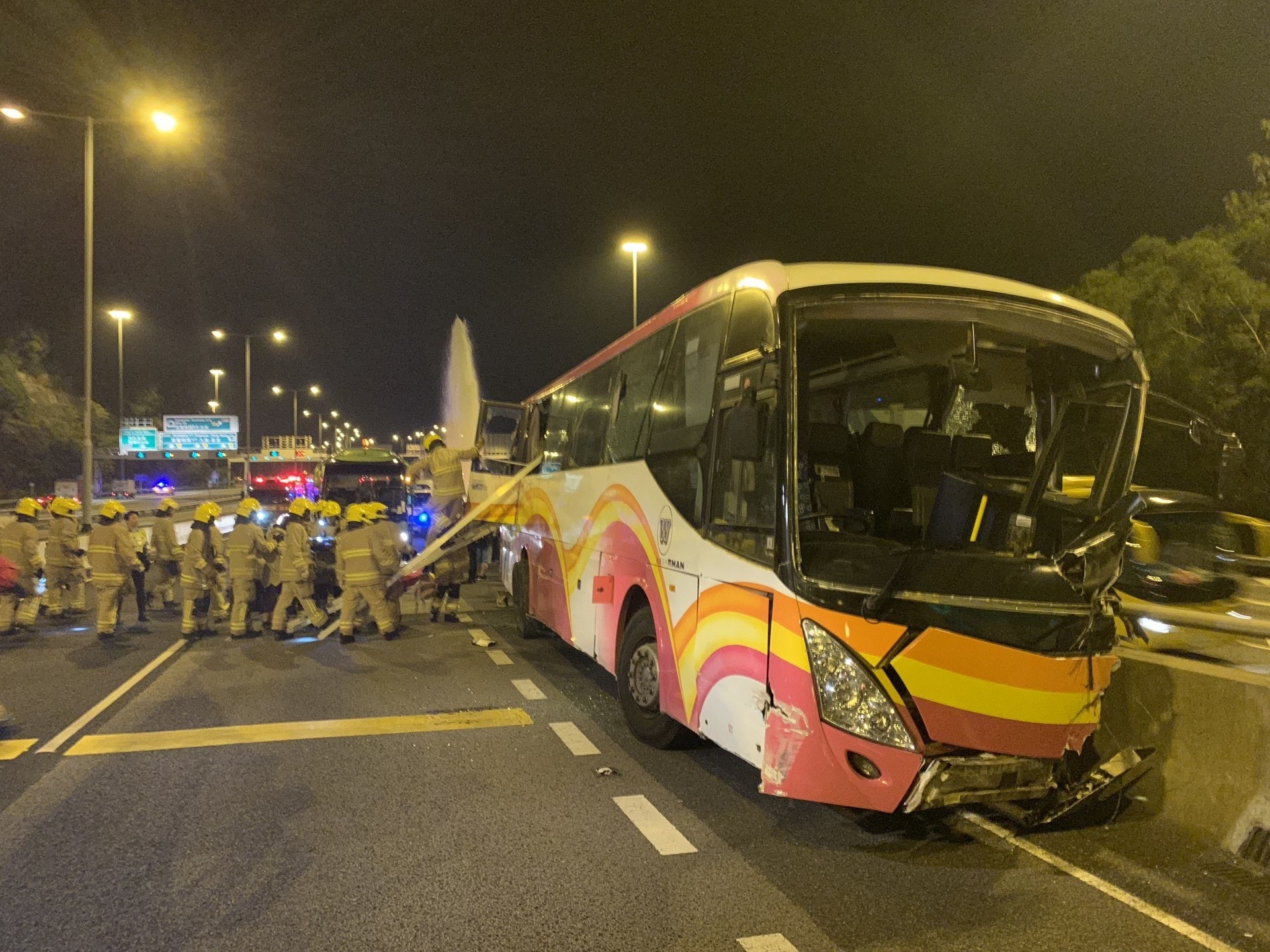 【青衣五死車禍】陳帆：運輸署周三約見業界　商討強制使用安全帶