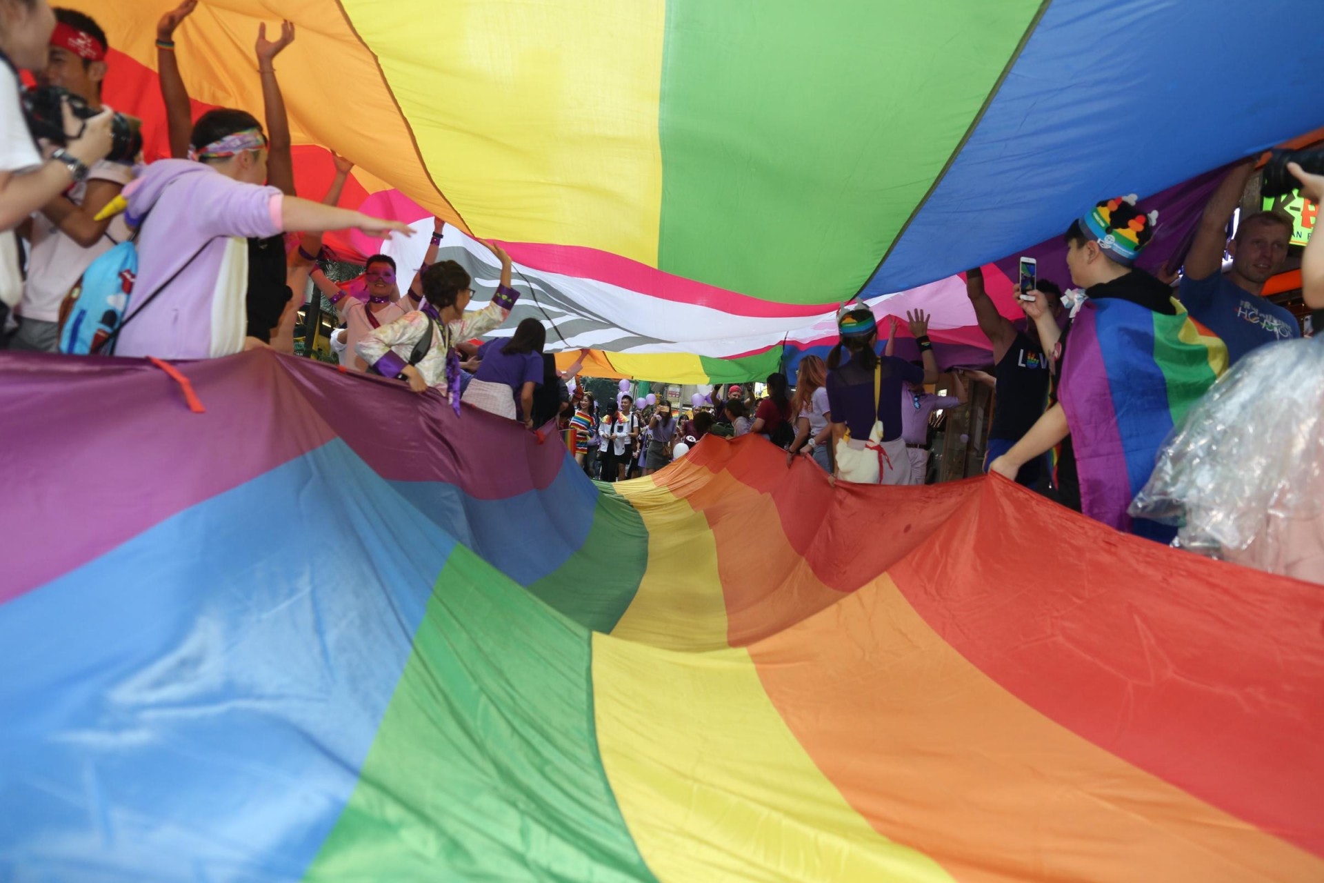 同志遊行中,LGBT群體有着不同的訴求,保守團體憂慮改革走得太前引起社會不必要的混亂。(梁鵬威攝) 同志遊行中,LGBT群體有着不同的訴求,保守團體憂慮改革走得太前引起社會不必要的混亂。(梁鵬威攝)