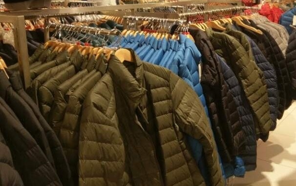 羽絨向來是港人的禦寒之寶,但其製作方法受到關注動物權益的人士批評。(資料圖片) 羽絨向來是港人的禦寒之寶,但其製作方法受到關注動物權益的人士批評。(資料圖片)