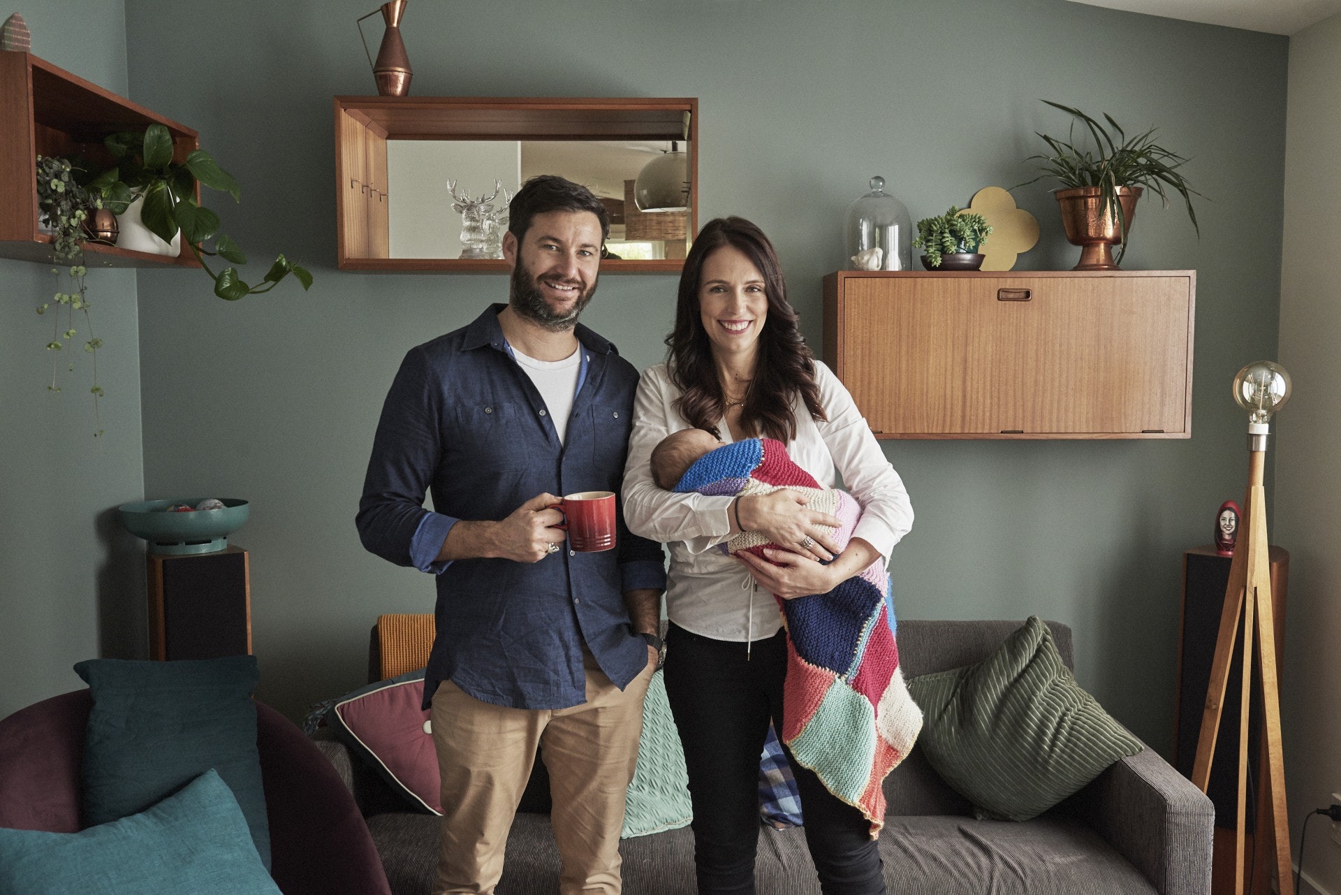 現年38歲的新西蘭總理阿德恩(Jacinda Ardern),是全球最年輕的女領袖。她於6月21日誕下一名女嬰,成為全球第二個在任內生產的國家領袖。她在福布斯近日發布的2018年全球最具影響力百大女性名單中,位居第29名。(Getty Images) 現年38歲的新西蘭總理阿德恩(Jacinda Ardern),是全球最年輕的女領袖。她於6月21日誕下一名女嬰,成為全球第二個在任內生產的國家領袖。她在福布斯近日發布的2018年全球最具影響力百大女性名單中,位居第29名。(Getty Images)