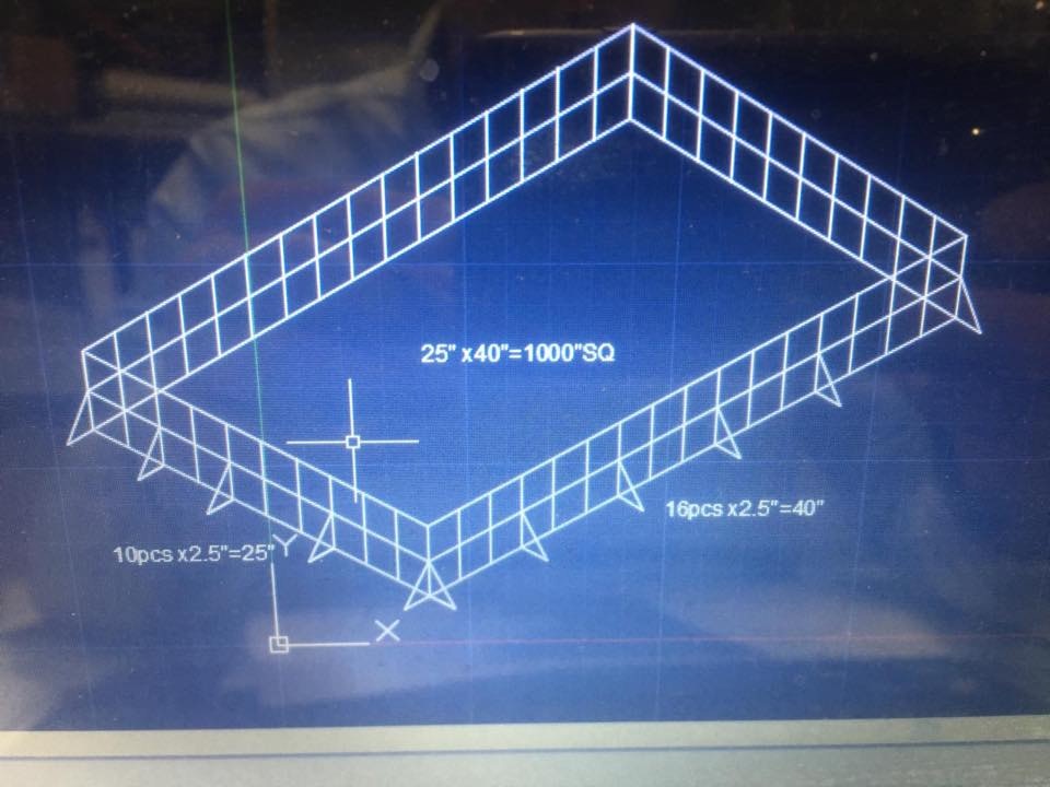 沈先生打算先用圍板圍出一千呎的空間所需的圍板。(圖片來源:「狗狗小屋」Facebook專頁) 沈先生打算先用圍板圍出一千呎的空間所需的圍板。(圖片來源:「狗狗小屋」Facebook專頁)