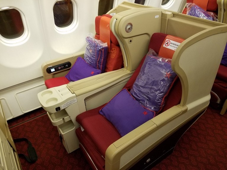 飛行體驗】香港航空A330商務艙都有兩種慎選機型真係好重要！