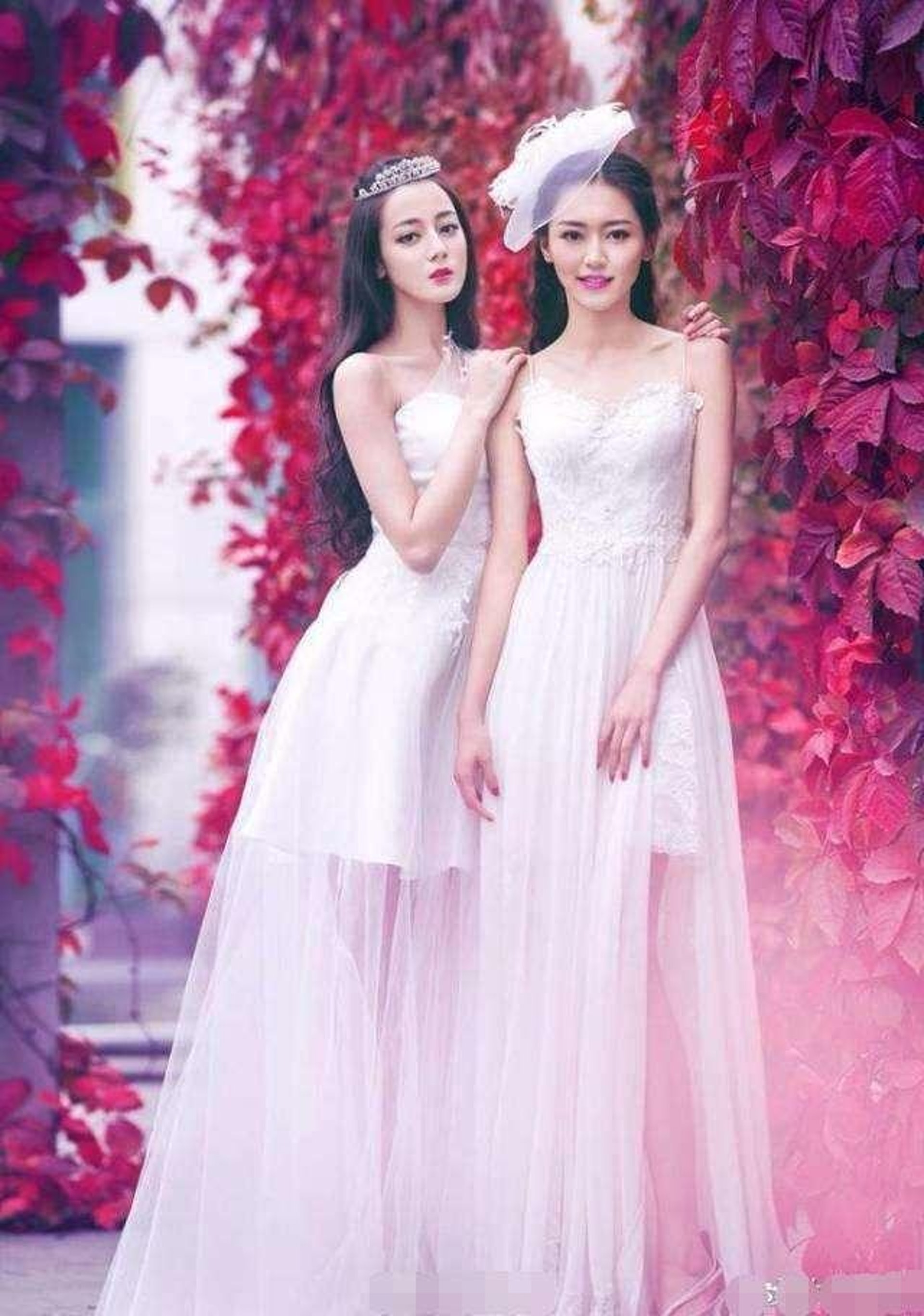 熱巴入行後都有影埋唔少婚照。 熱巴入行後都有影埋唔少婚照。