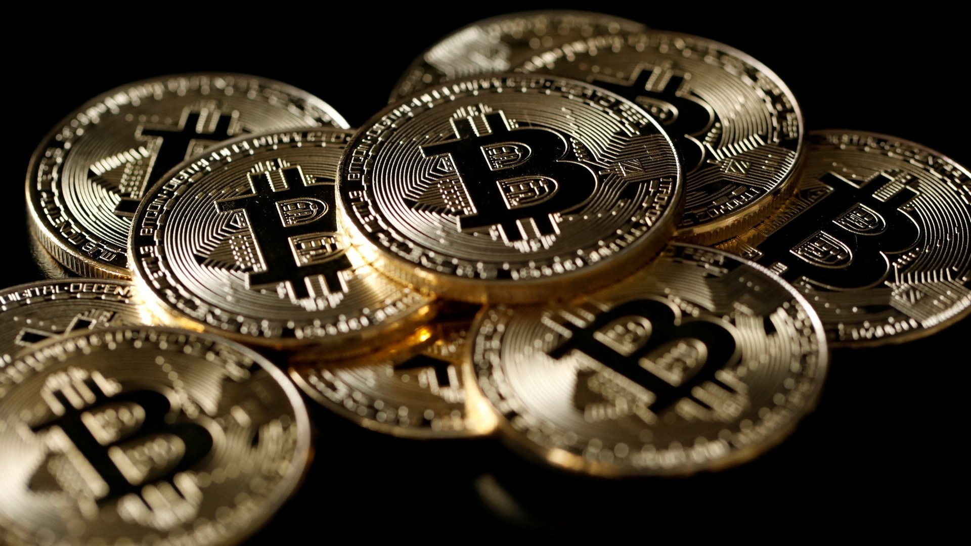 Bitcoin曾失54000美元關 概念股齊吐 美圖曾插逾14%|港股異動 Bitcoin曾失54000美元關 概念股齊吐 美圖曾插逾14%|港股異動