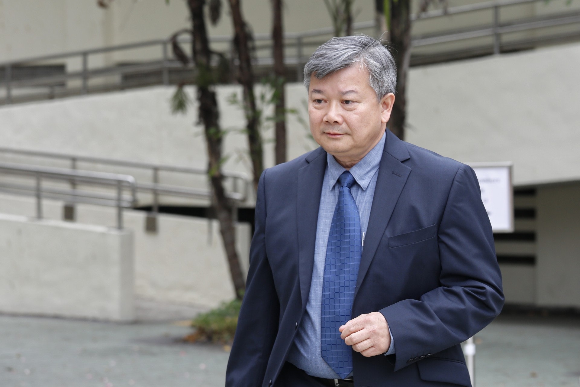 沙中線設計顧問阿特金斯(Atkins)結構團隊(A隊)主管李運祥出席聆訊作供稱,不知道紅磡站東面連續牆削低連續牆,亦未曾檢視過相關文件。(張浩維攝) 沙中線設計顧問阿特金斯(Atkins)結構團隊(A隊)主管李運祥出席聆訊作供稱,不知道紅磡站東面連續牆削低連續牆,亦未曾檢視過相關文件。(張浩維攝)