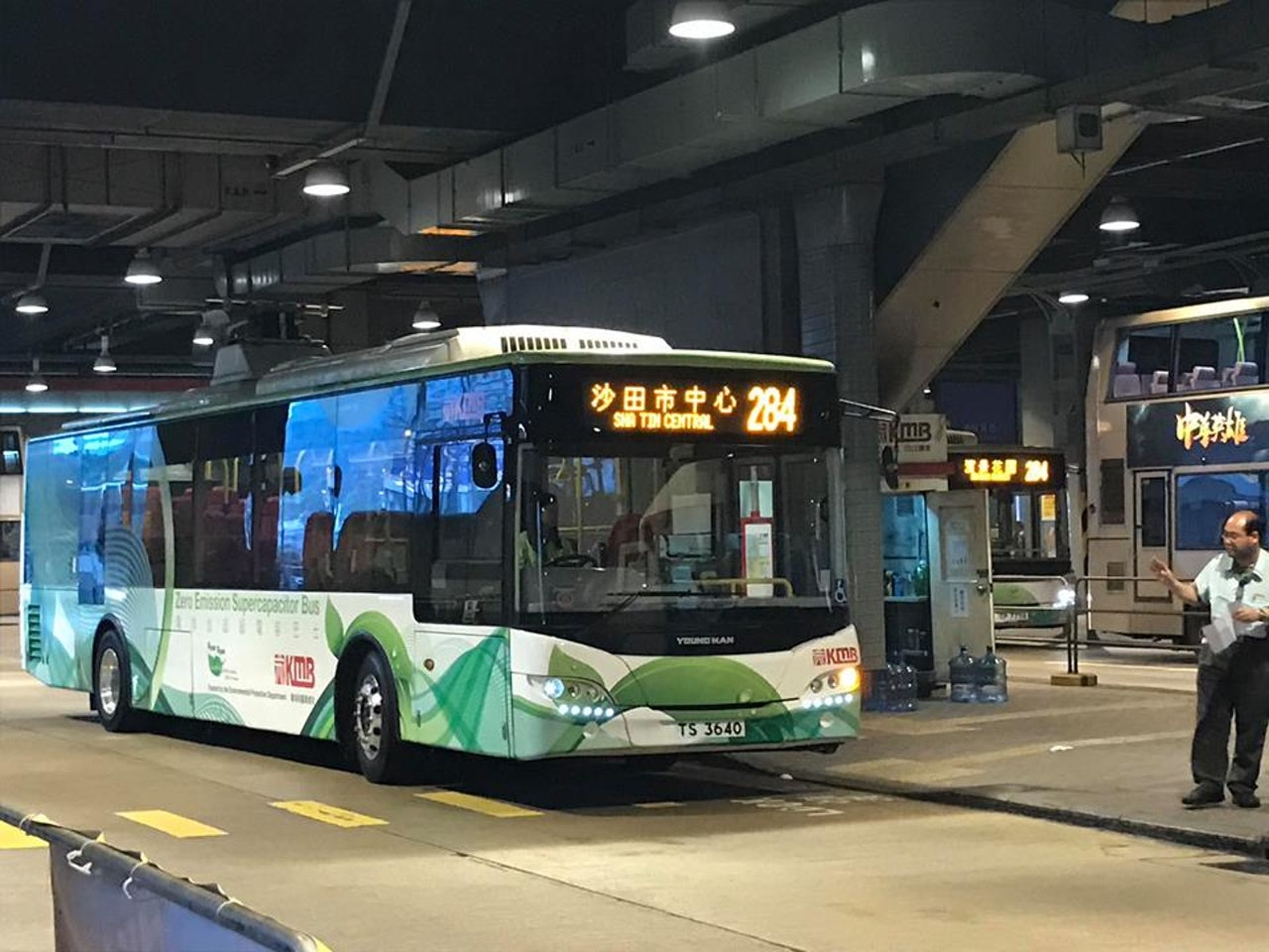 九巴招標為8輛中國青年汽車集團的單層超級電容巴士進行拆毀或出口。(資料圖片) 九巴招標為8輛中國青年汽車集團的單層超級電容巴士進行拆毀或出口。(資料圖片)