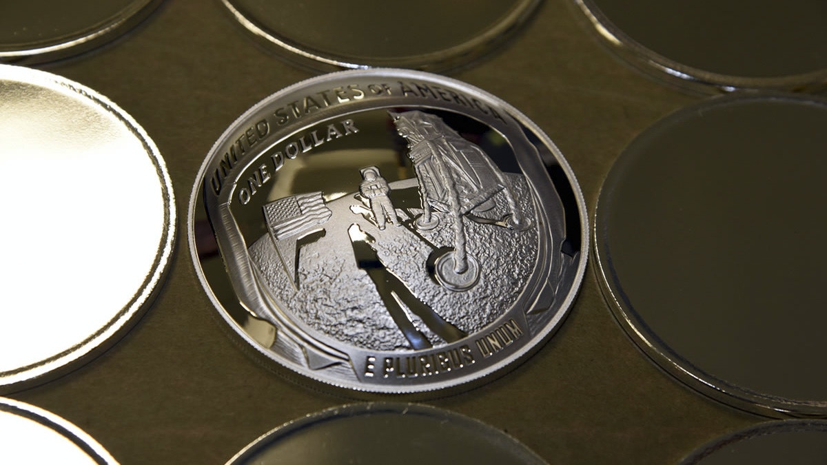 價值非凡】美國鑄幣局明年推紀念幣慶祝第一人登月50周年