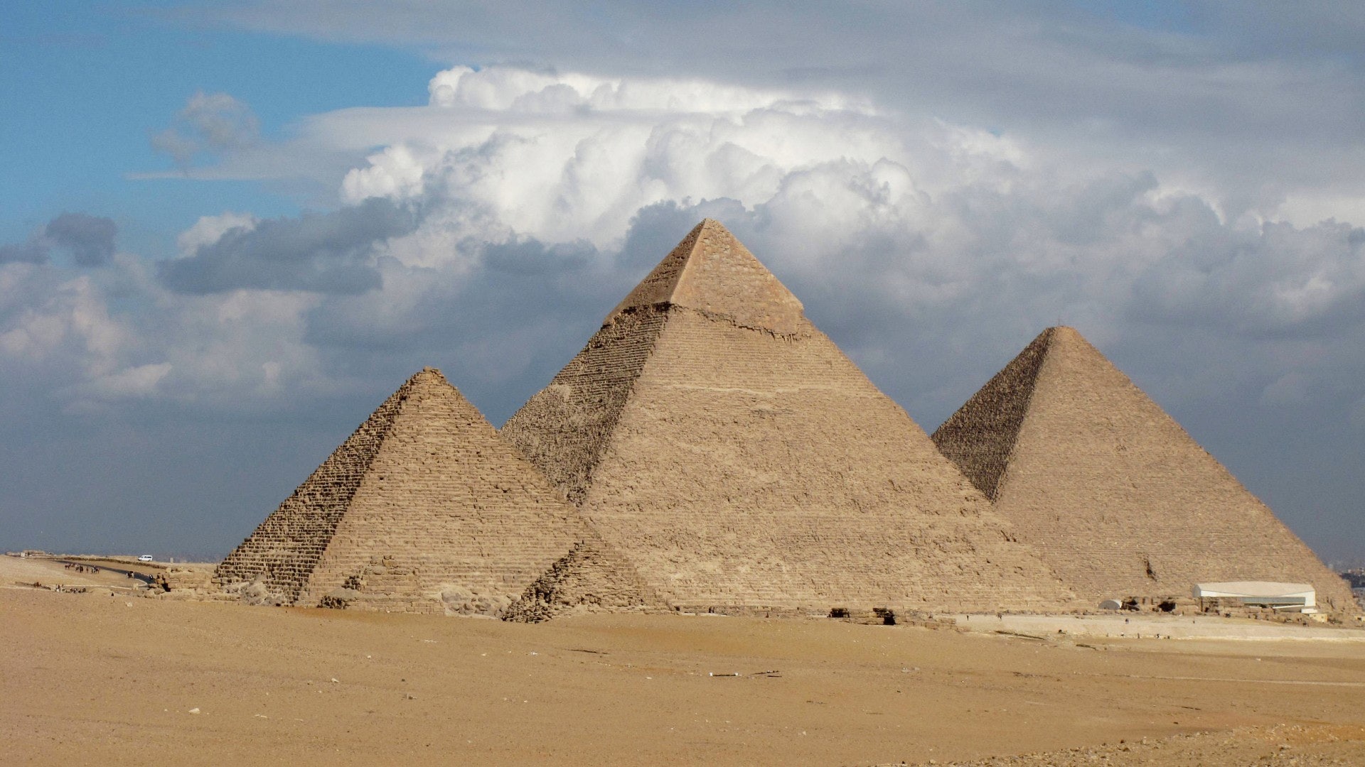 埃及旅遊巴炸彈襲擊目的地胡夫金字塔國家吸客生招牌之一