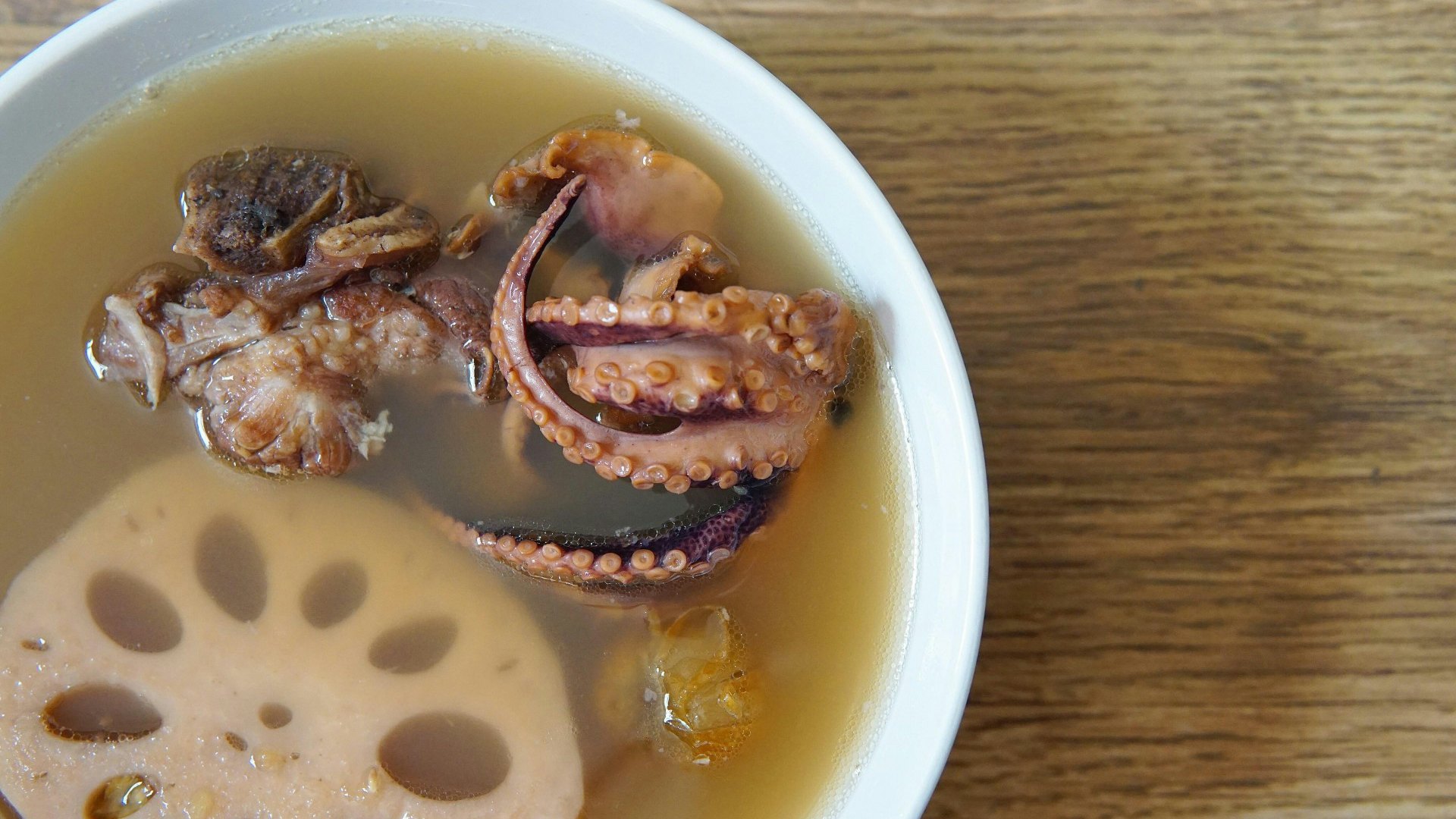 【健康湯水食譜】蓮藕章魚綠豆湯補氣益血 脾胃虛易熱氣最啱飲! 【健康湯水食譜】蓮藕章魚綠豆湯補氣益血 脾胃虛易熱氣最啱飲!