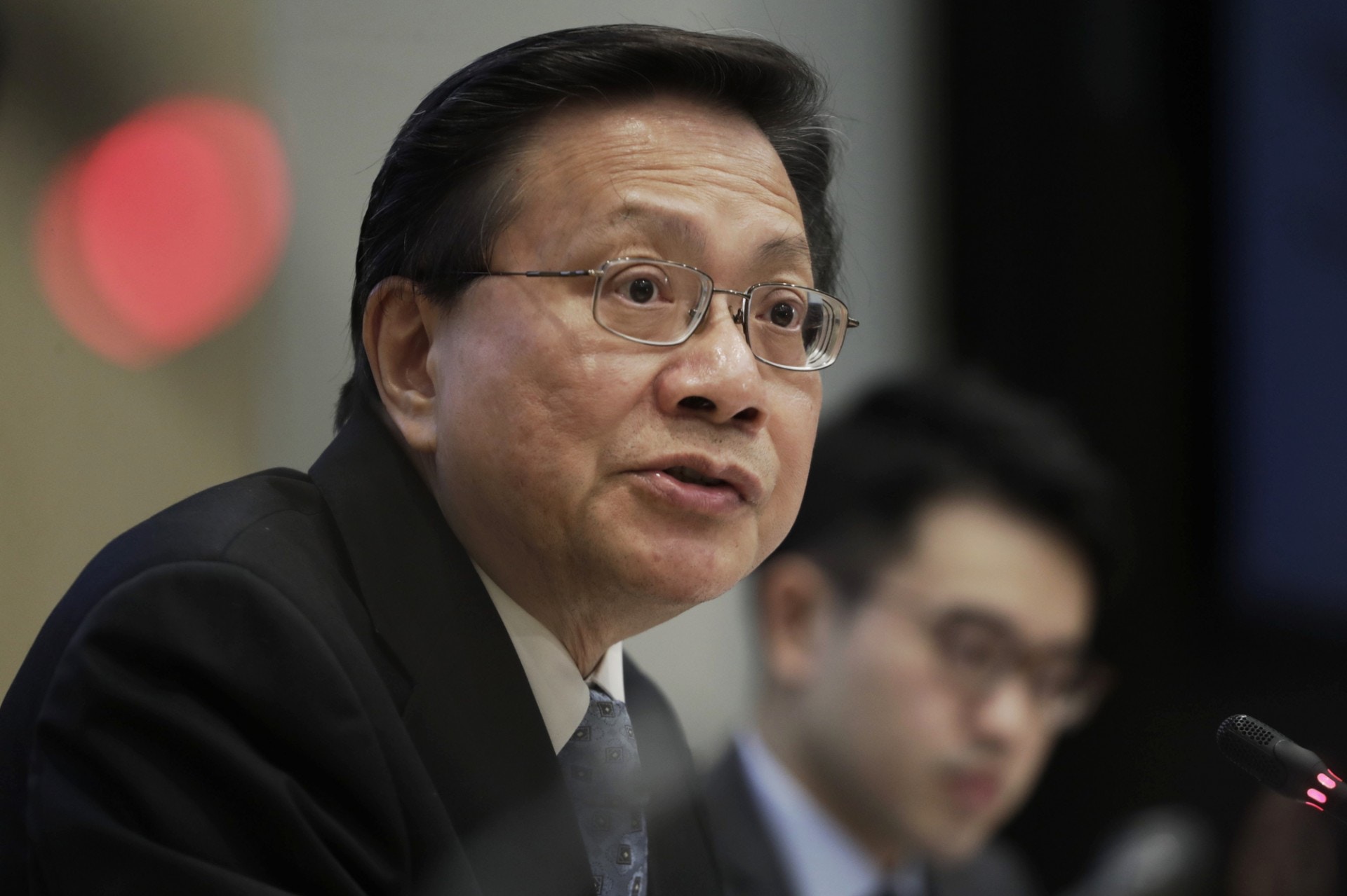 張炳良：附屬學院不應靠大學品牌招生　惟品牌效應短期內不會消失
